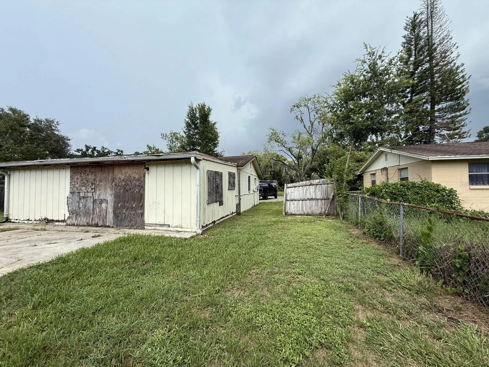 804 WALNUT DR