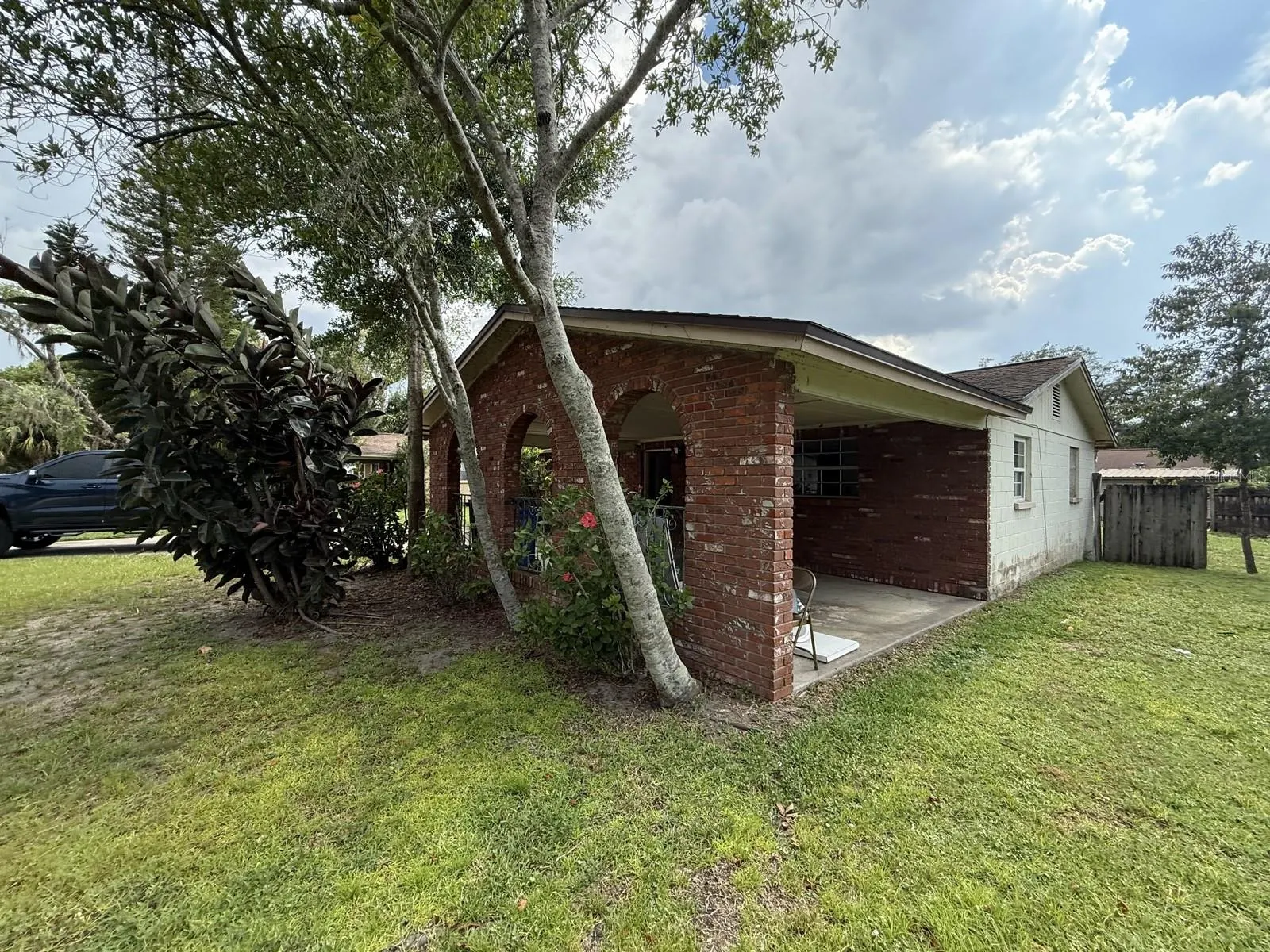 804 WALNUT DR