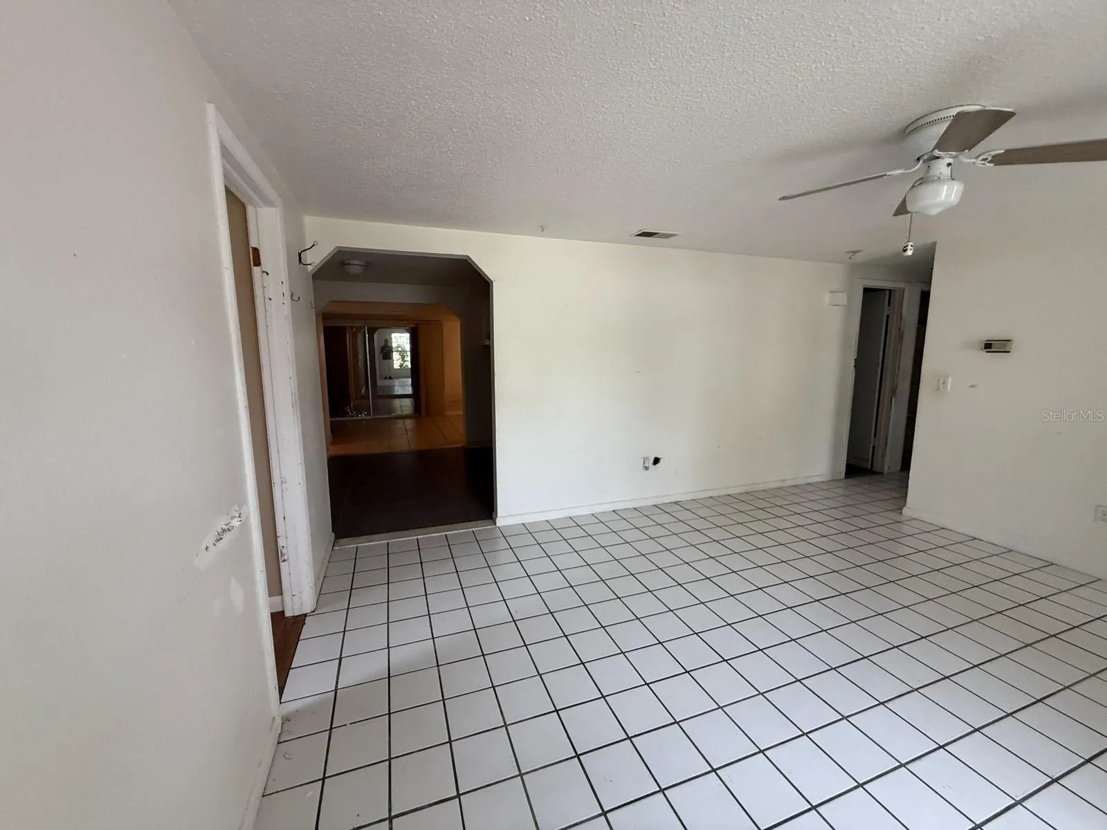 804 WALNUT DR