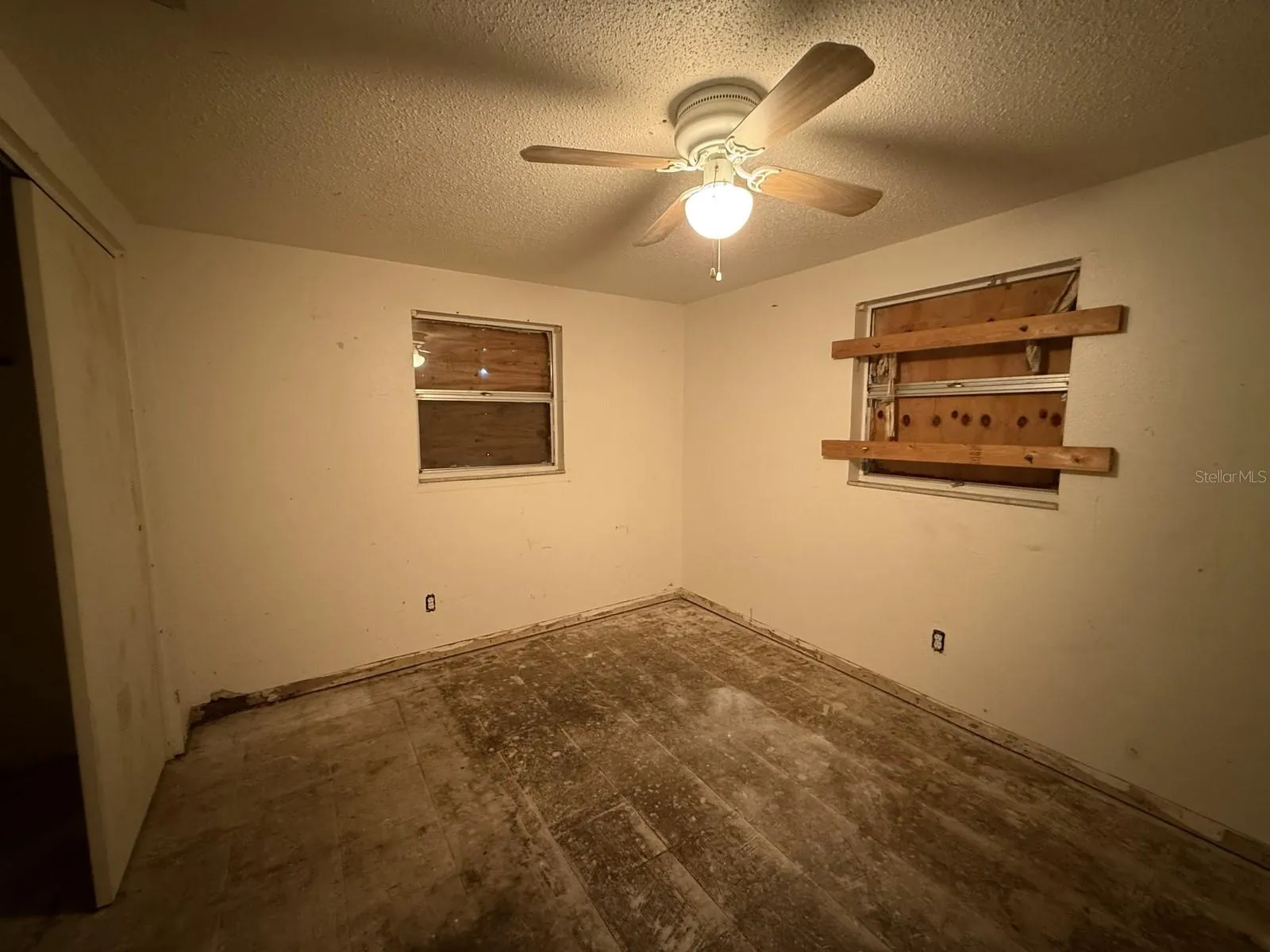 804 WALNUT DR