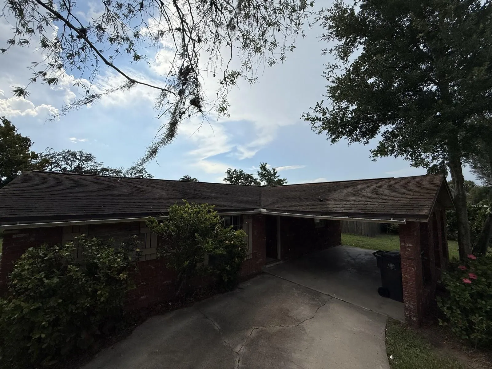 804 WALNUT DR