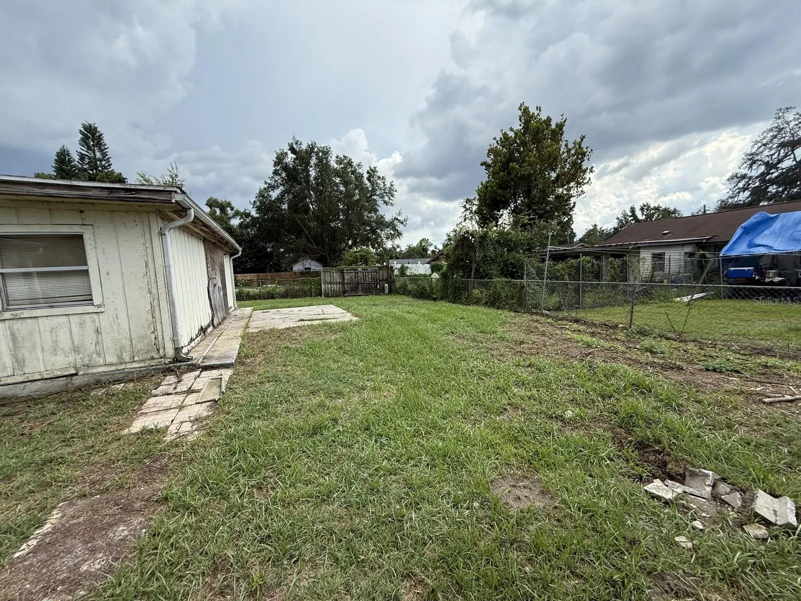 804 WALNUT DR