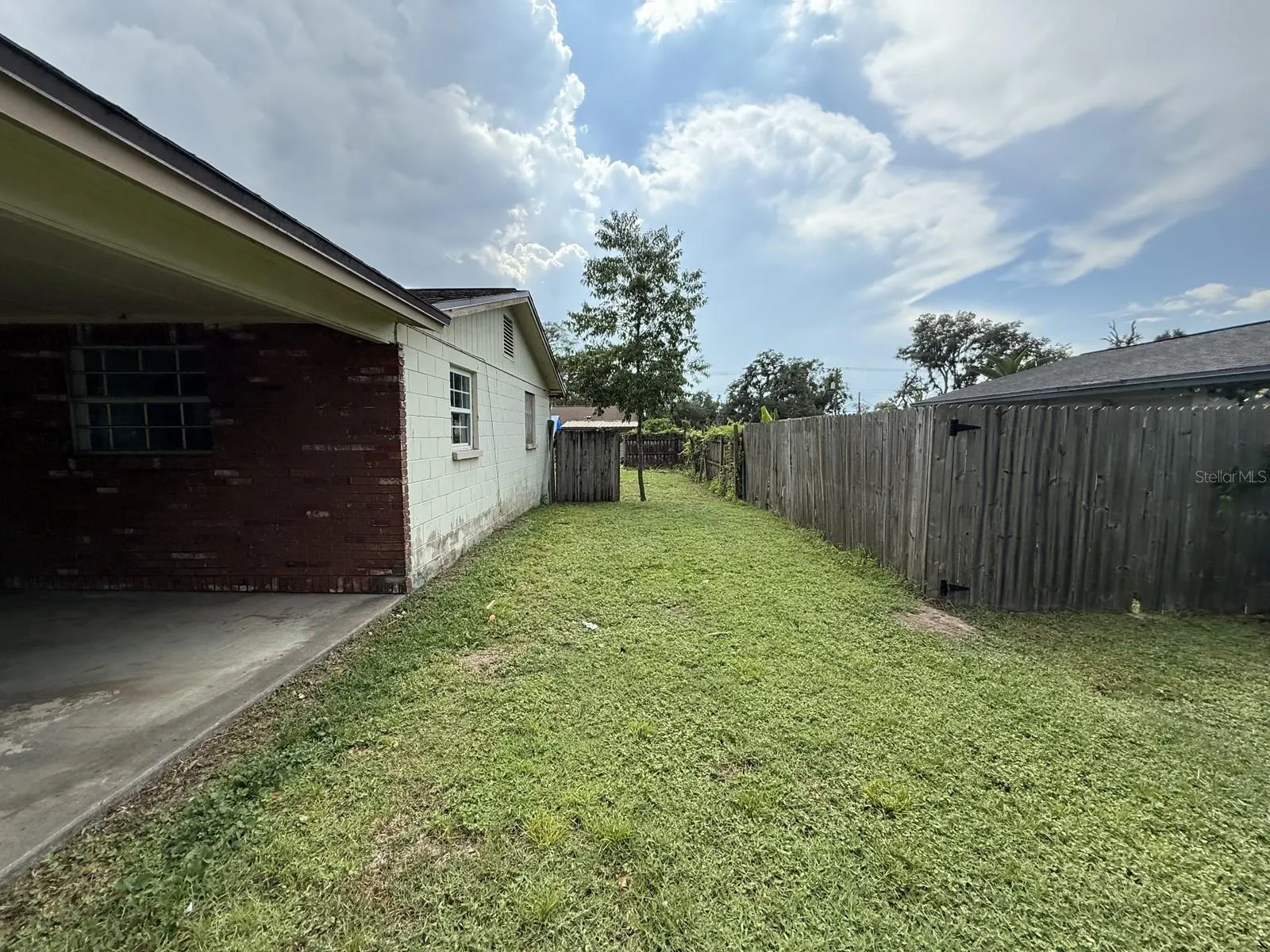 804 WALNUT DR
