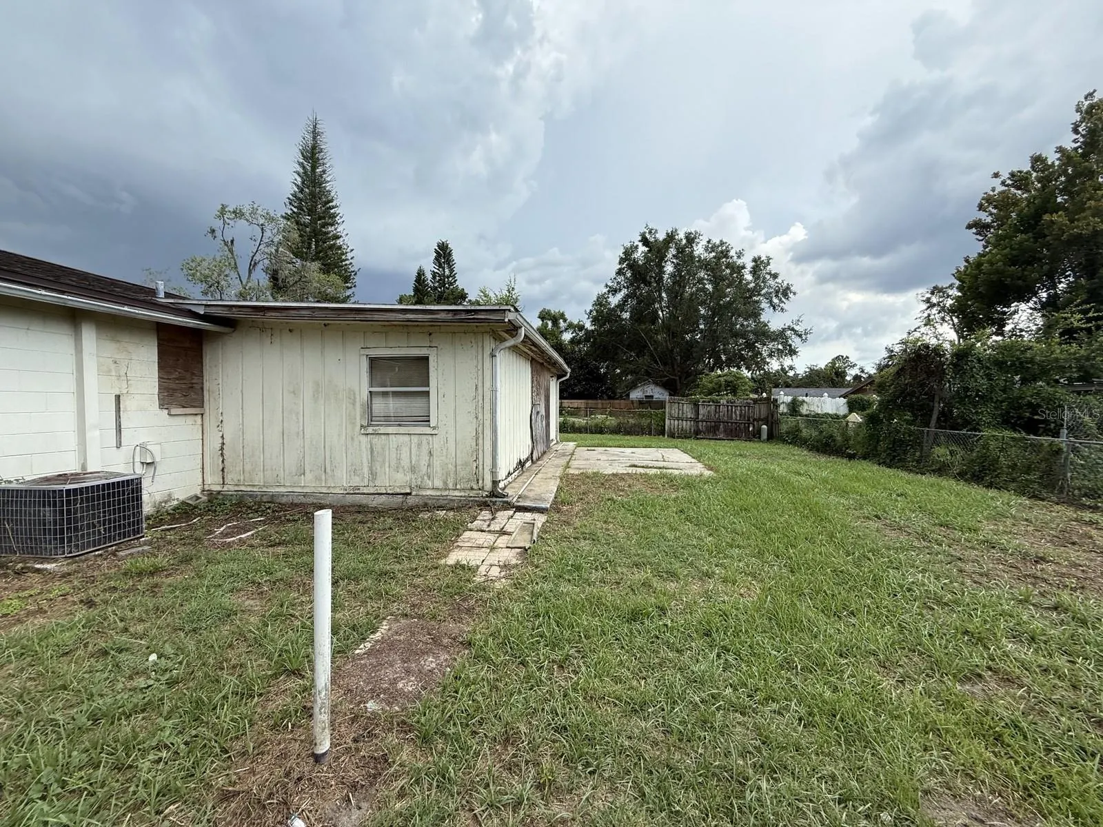 804 WALNUT DR