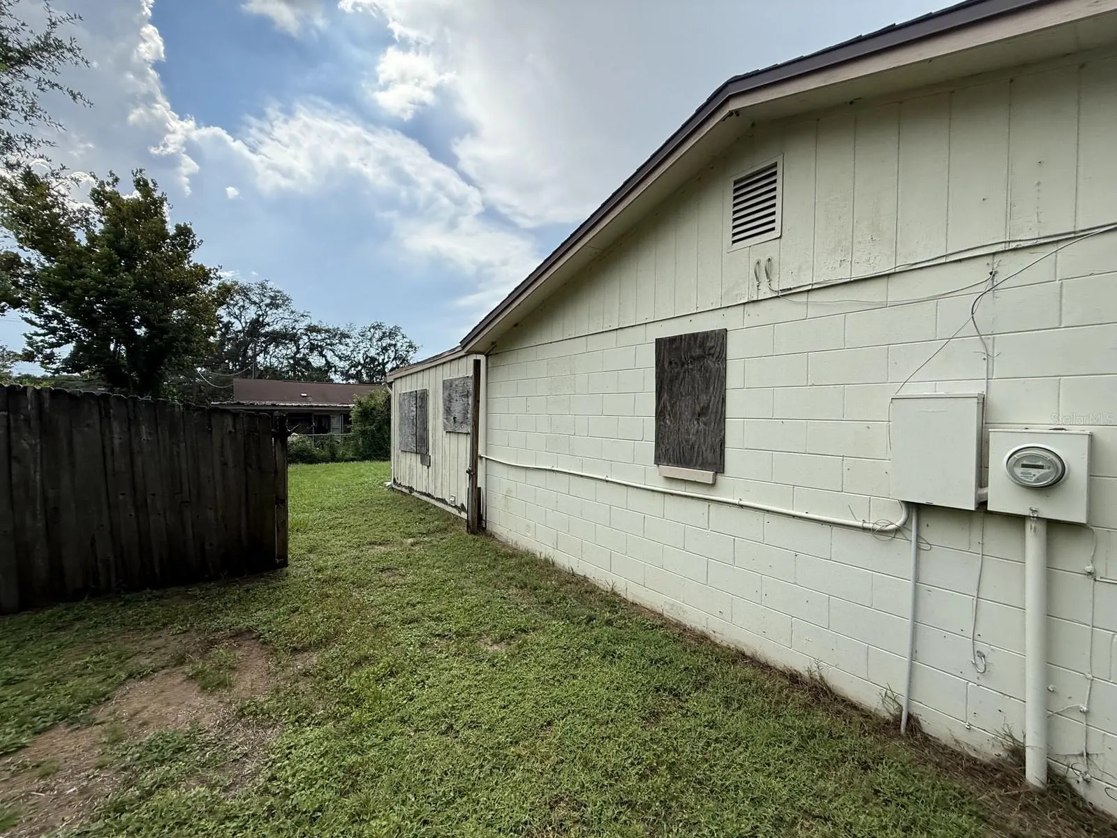 804 WALNUT DR