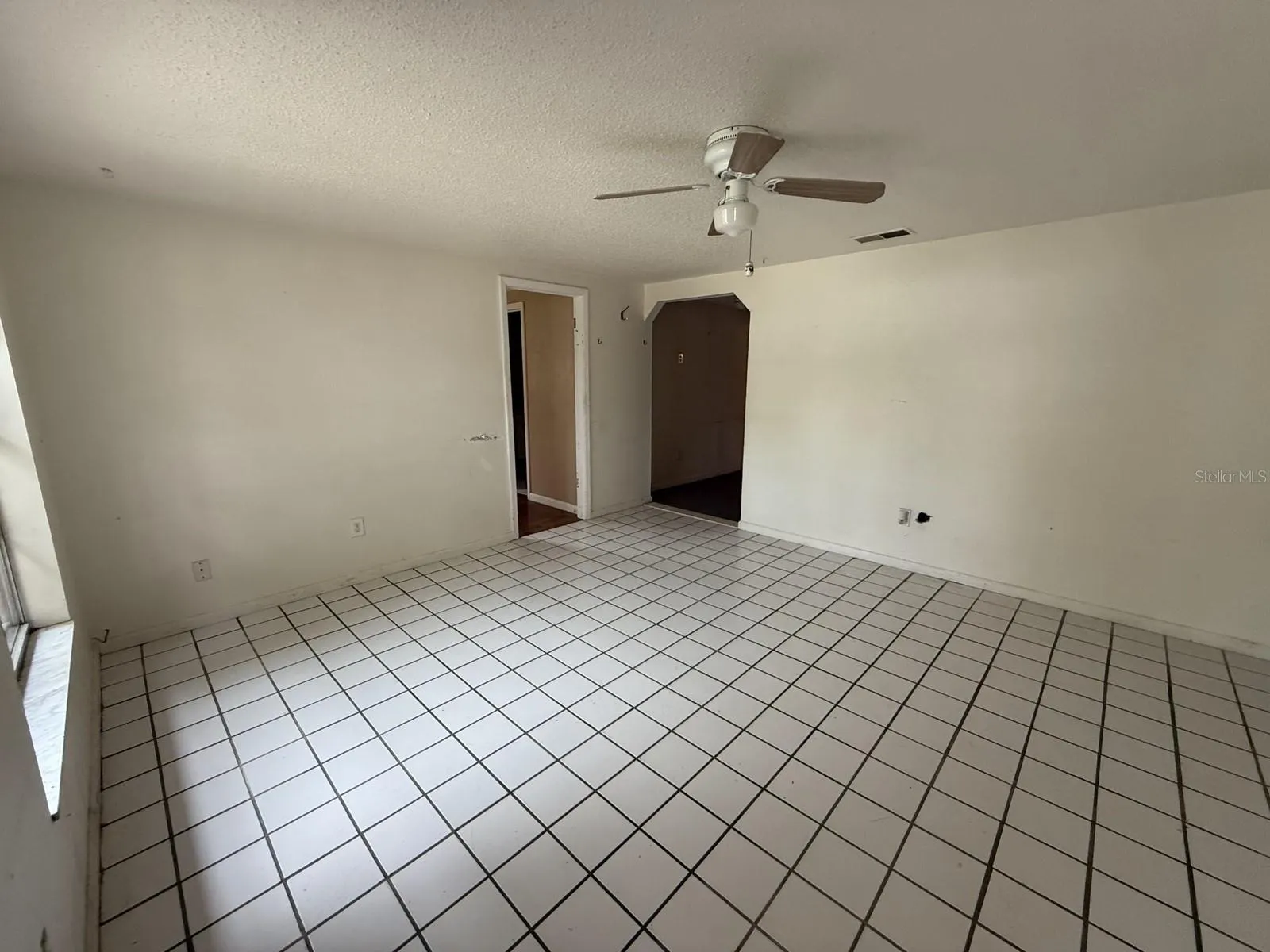 804 WALNUT DR