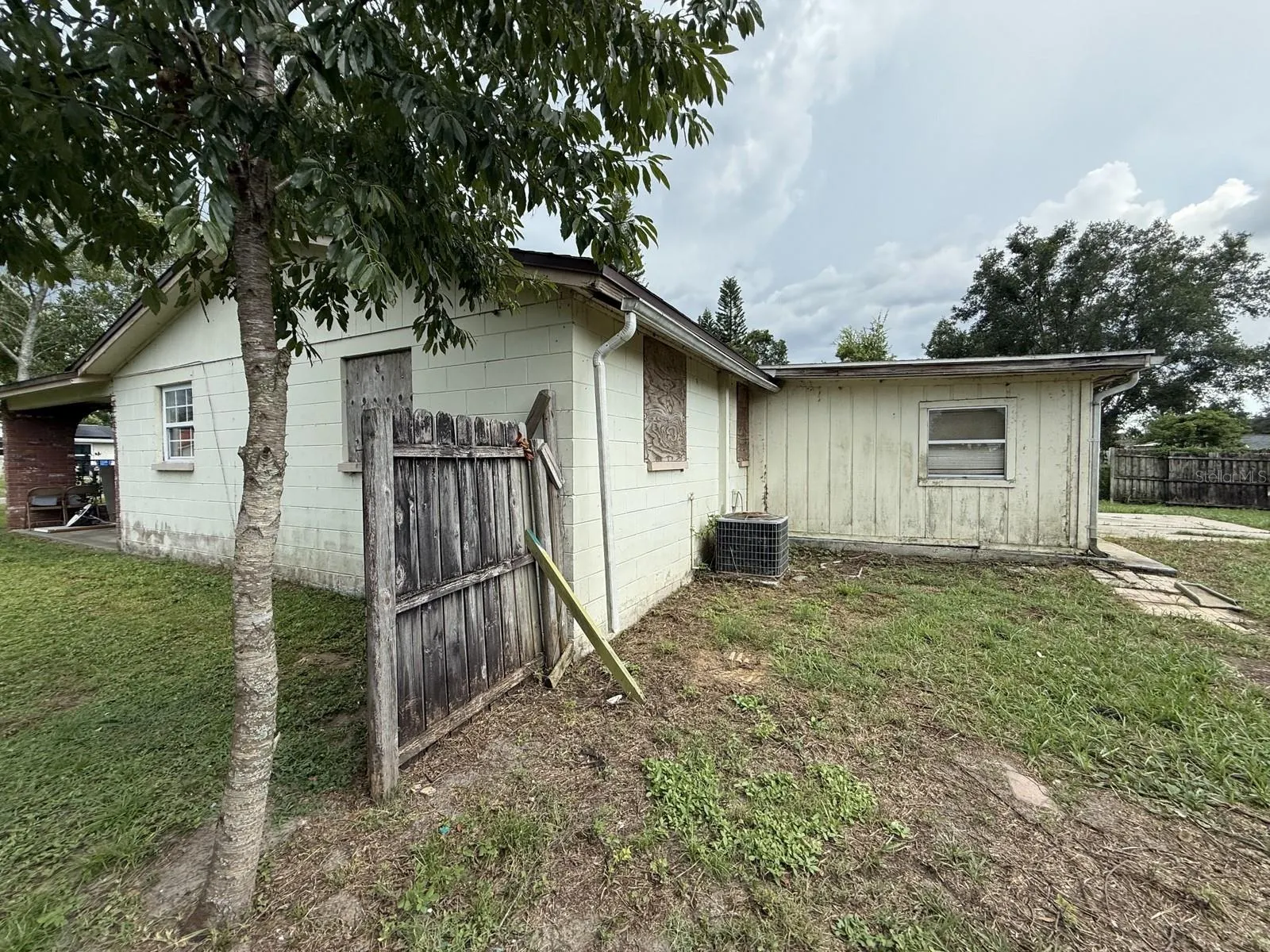 804 WALNUT DR