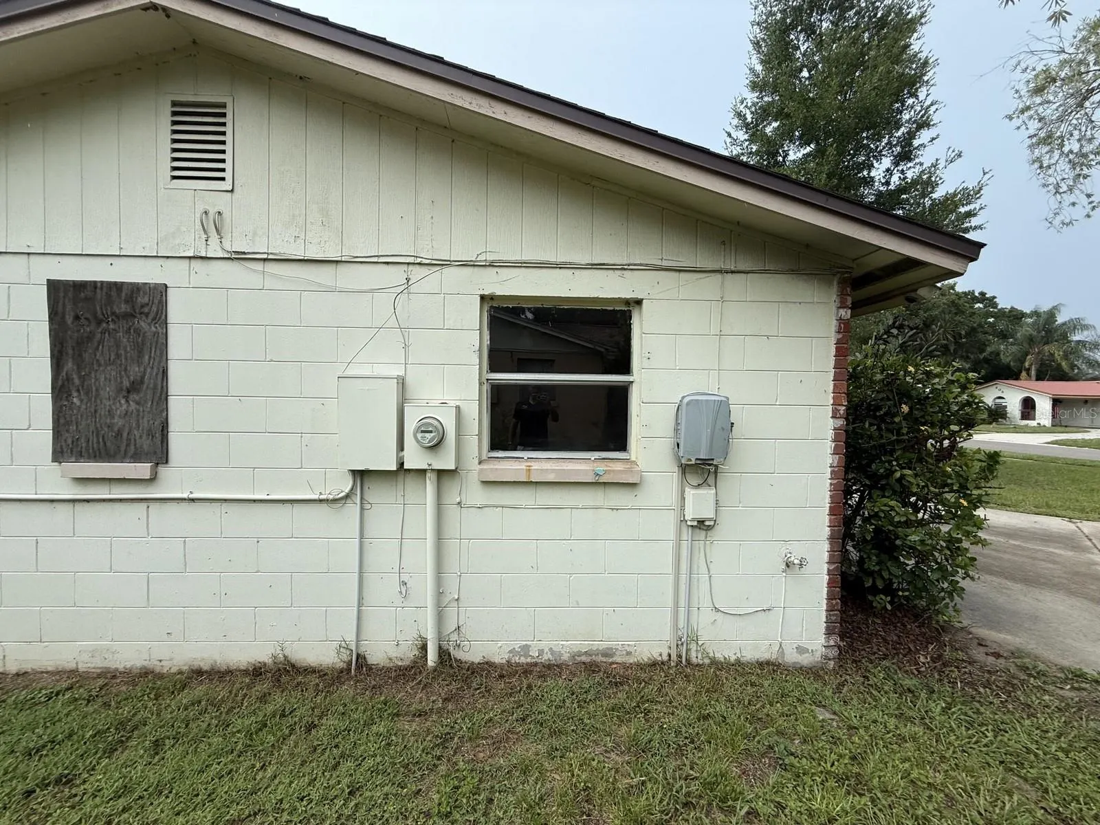804 WALNUT DR