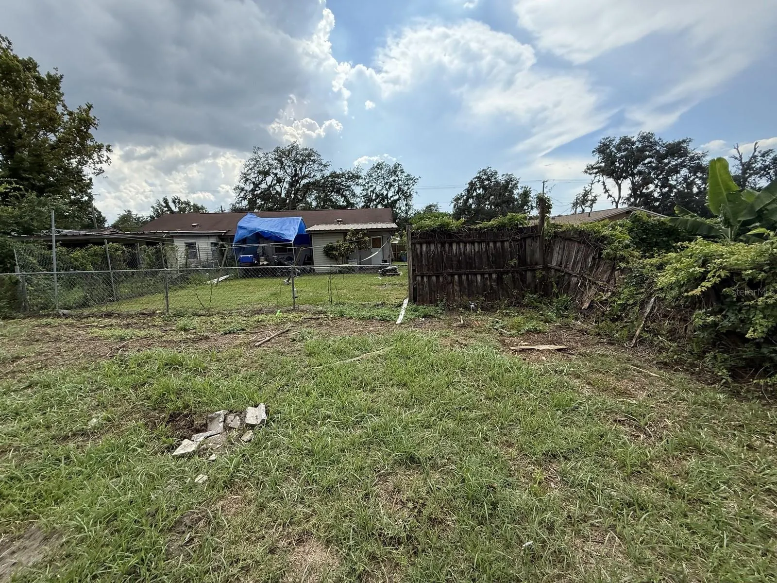 804 WALNUT DR