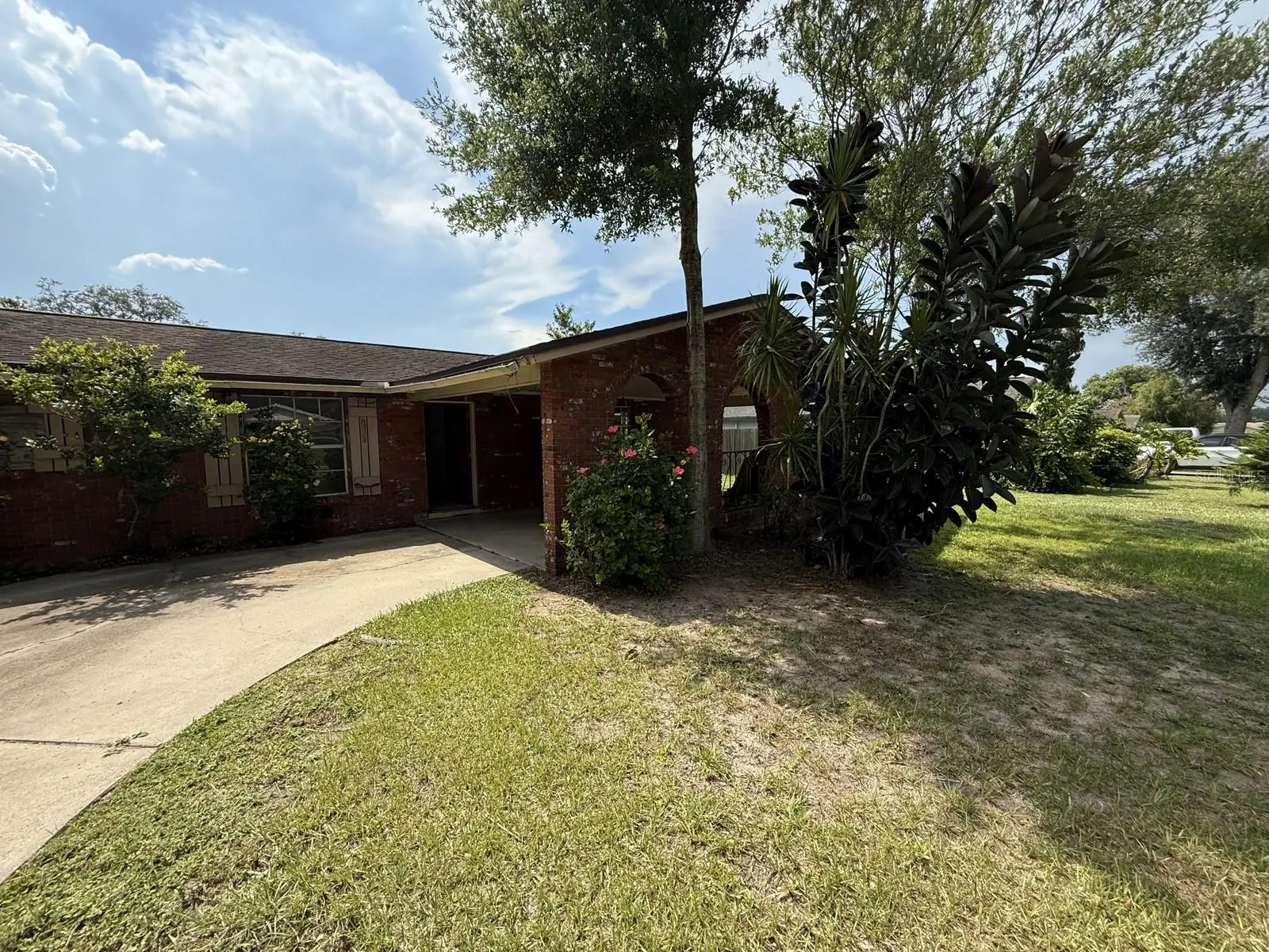 804 WALNUT DR