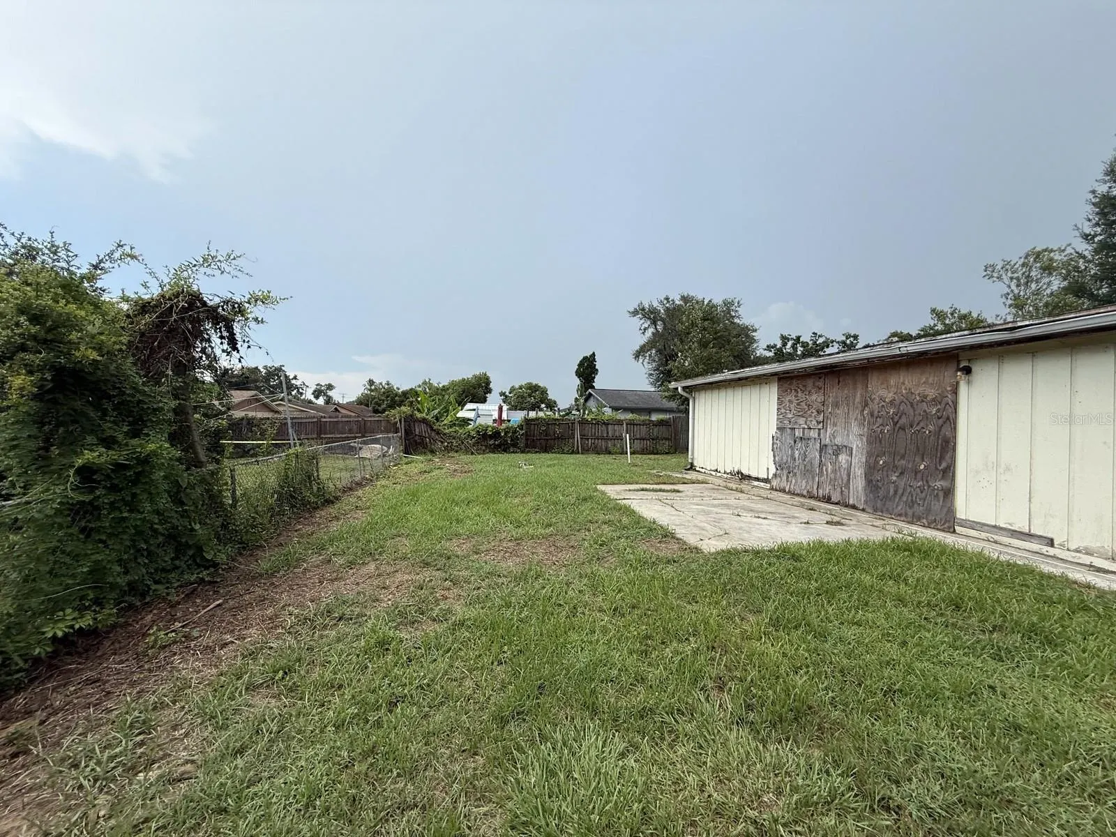 804 WALNUT DR