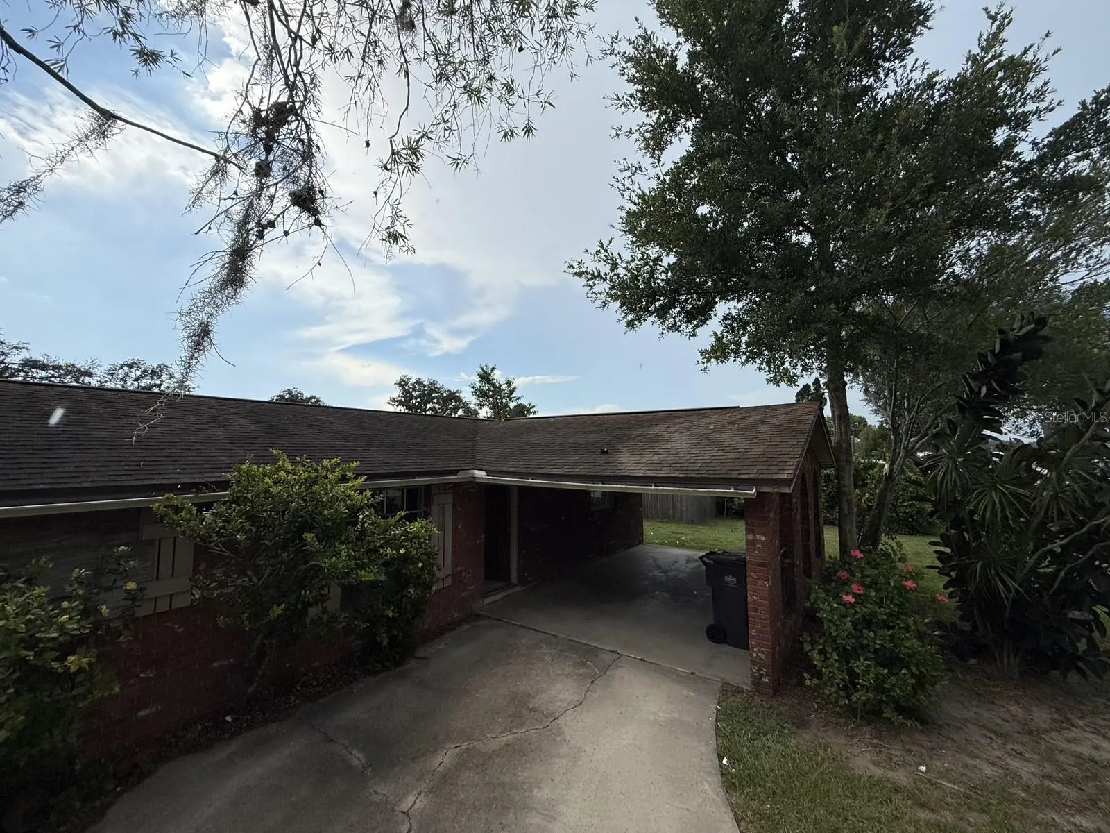 804 WALNUT DR