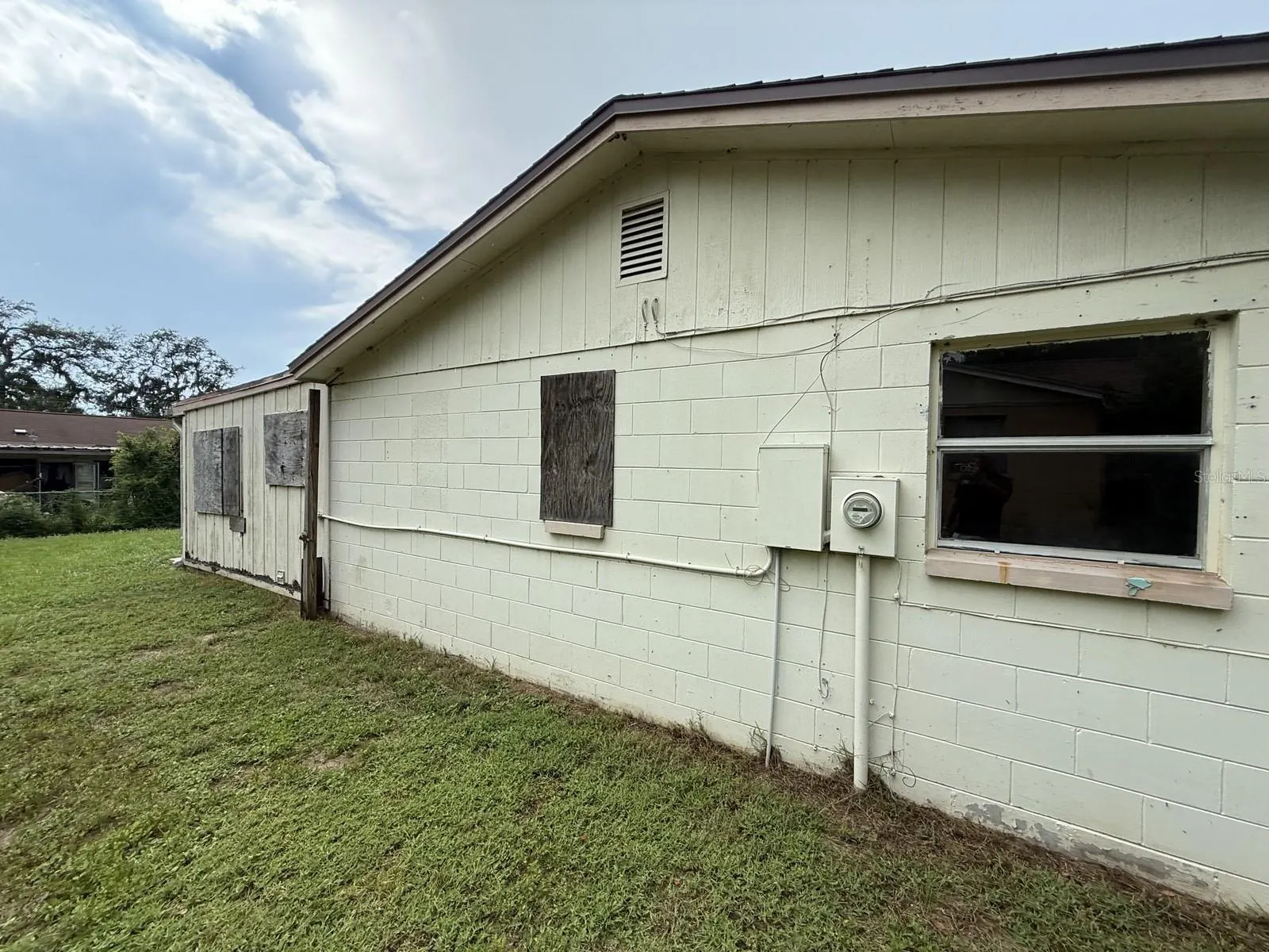 804 WALNUT DR