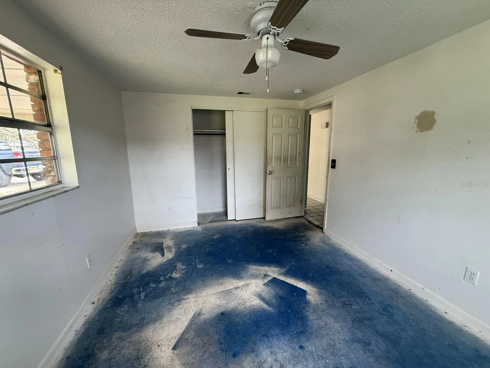 804 WALNUT DR