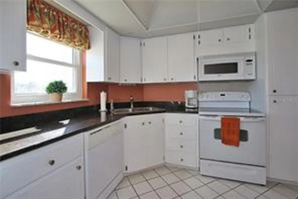 221 CEDARWOOD CIR #221, #221
