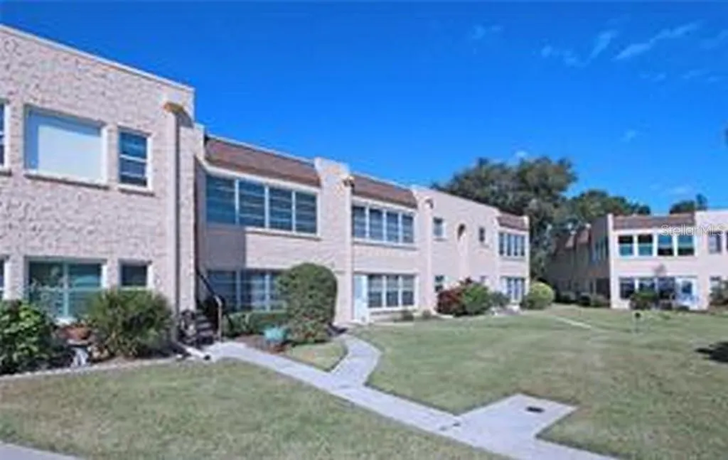 221 CEDARWOOD CIR #221, #221