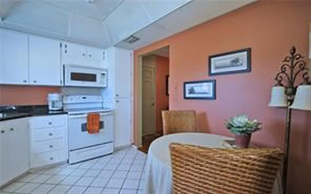 221 CEDARWOOD CIR #221, #221