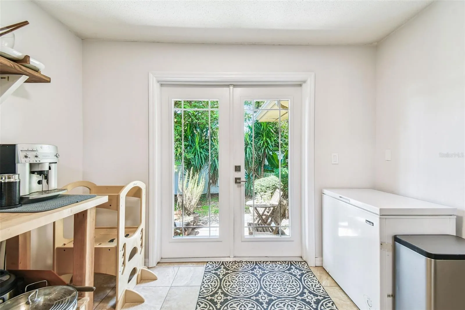 1594 LINWOOD DR