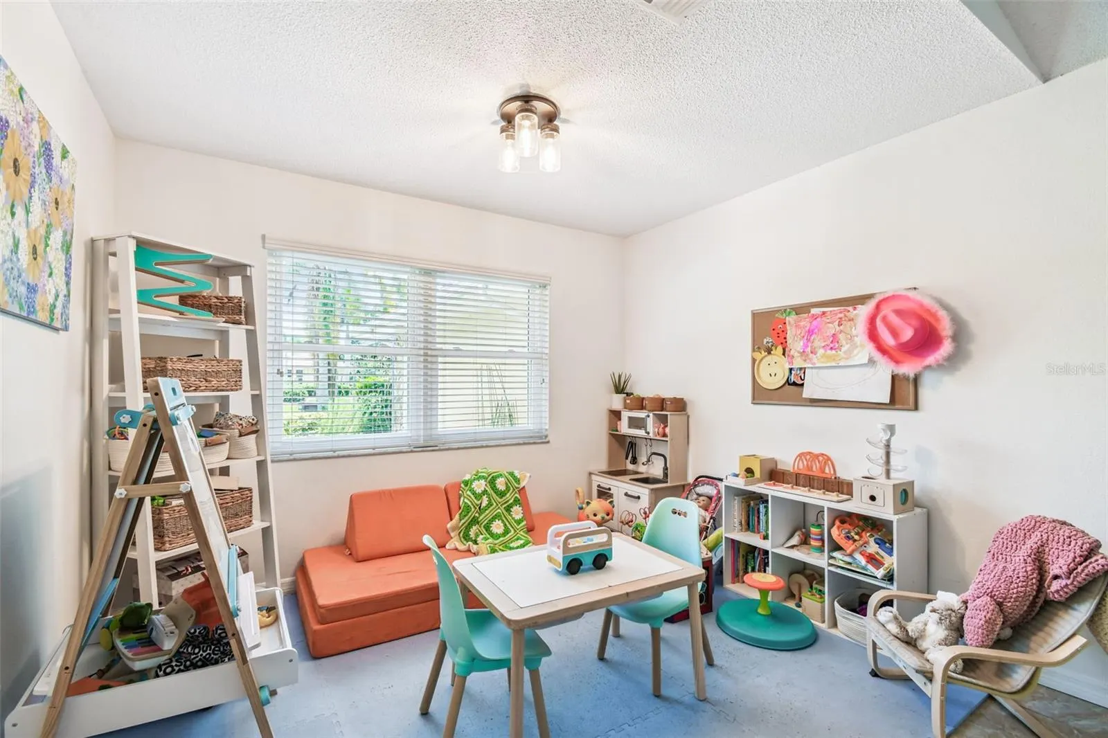1594 LINWOOD DR