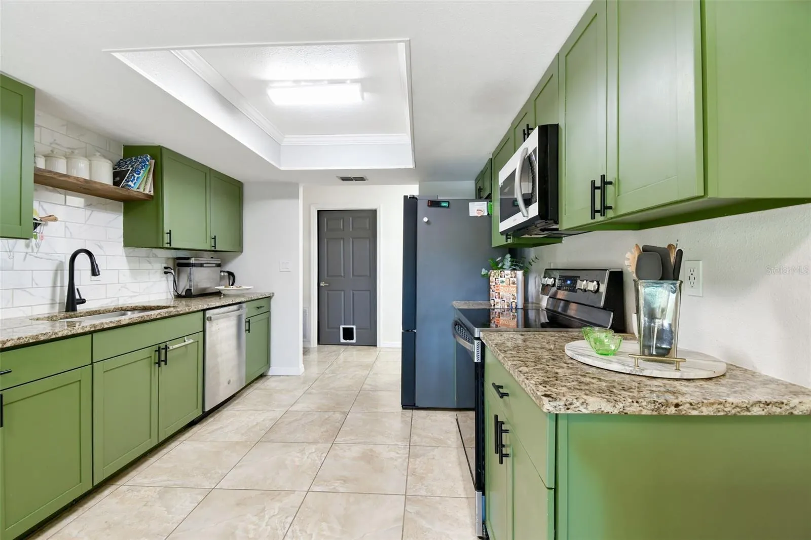 1594 LINWOOD DR