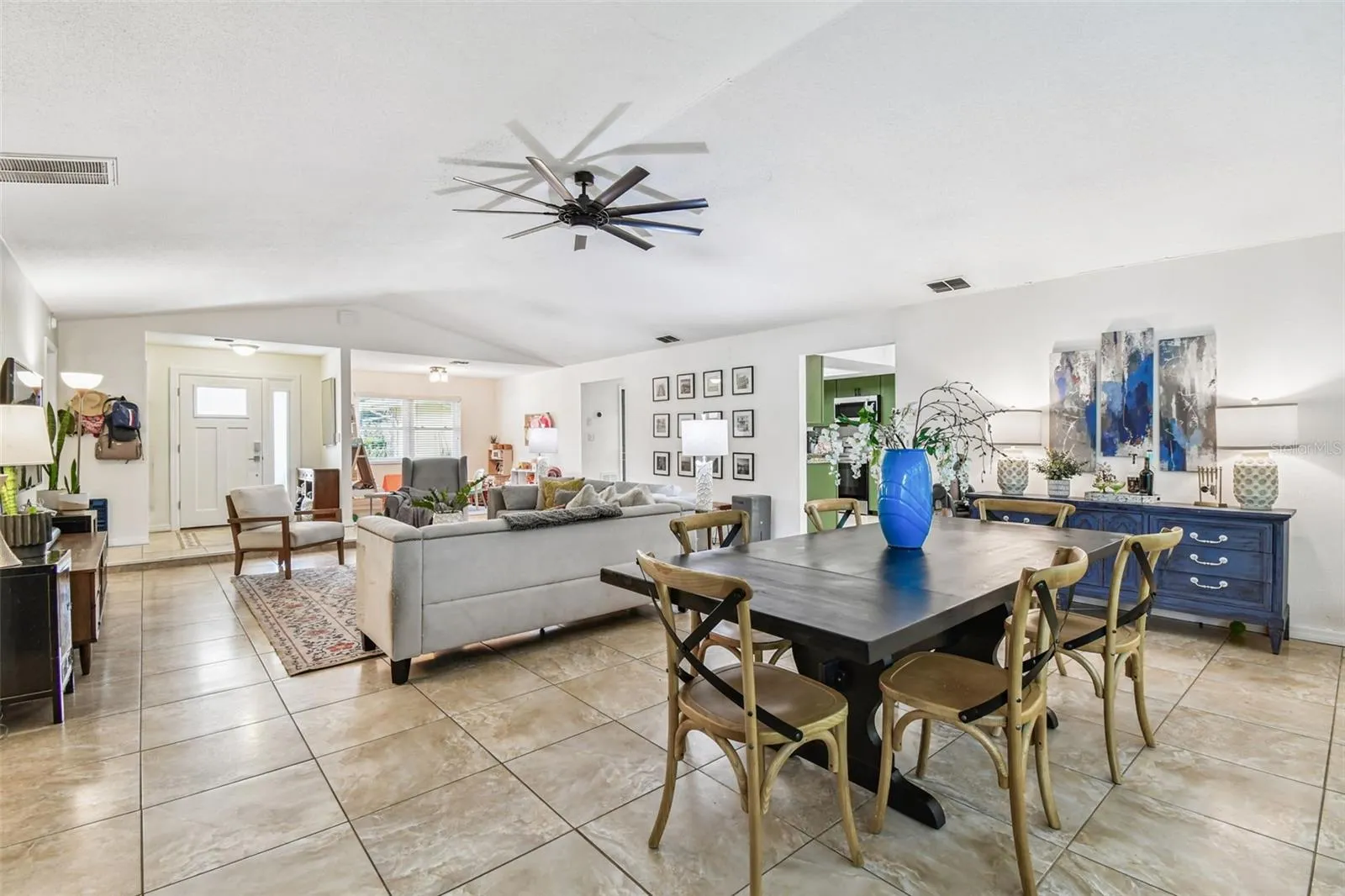 1594 LINWOOD DR
