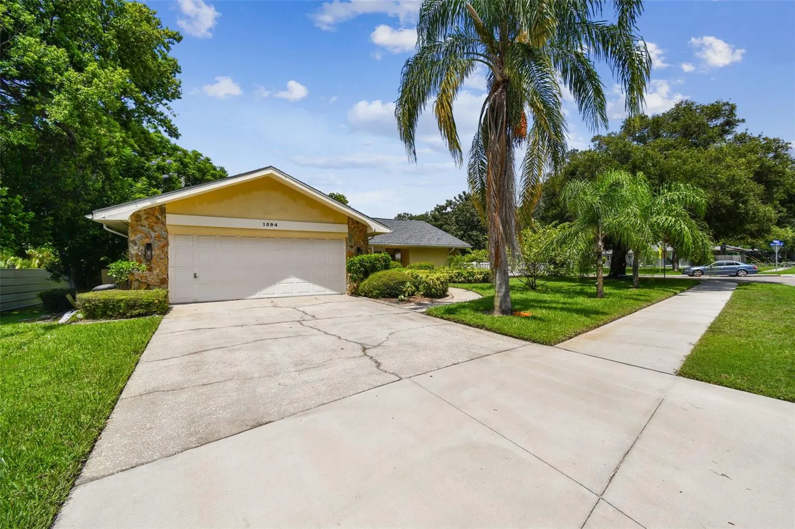 1594 LINWOOD DR