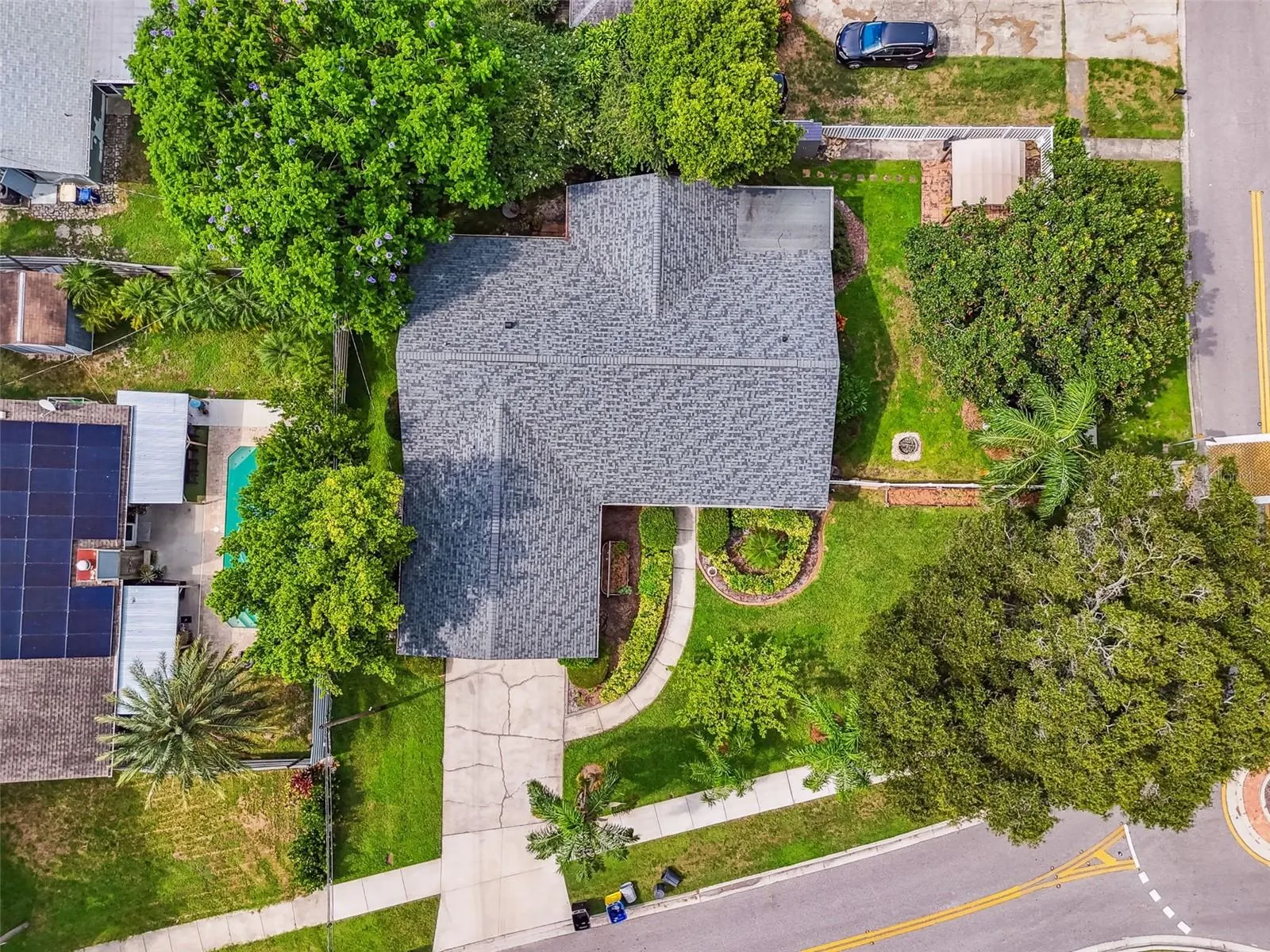 1594 LINWOOD DR