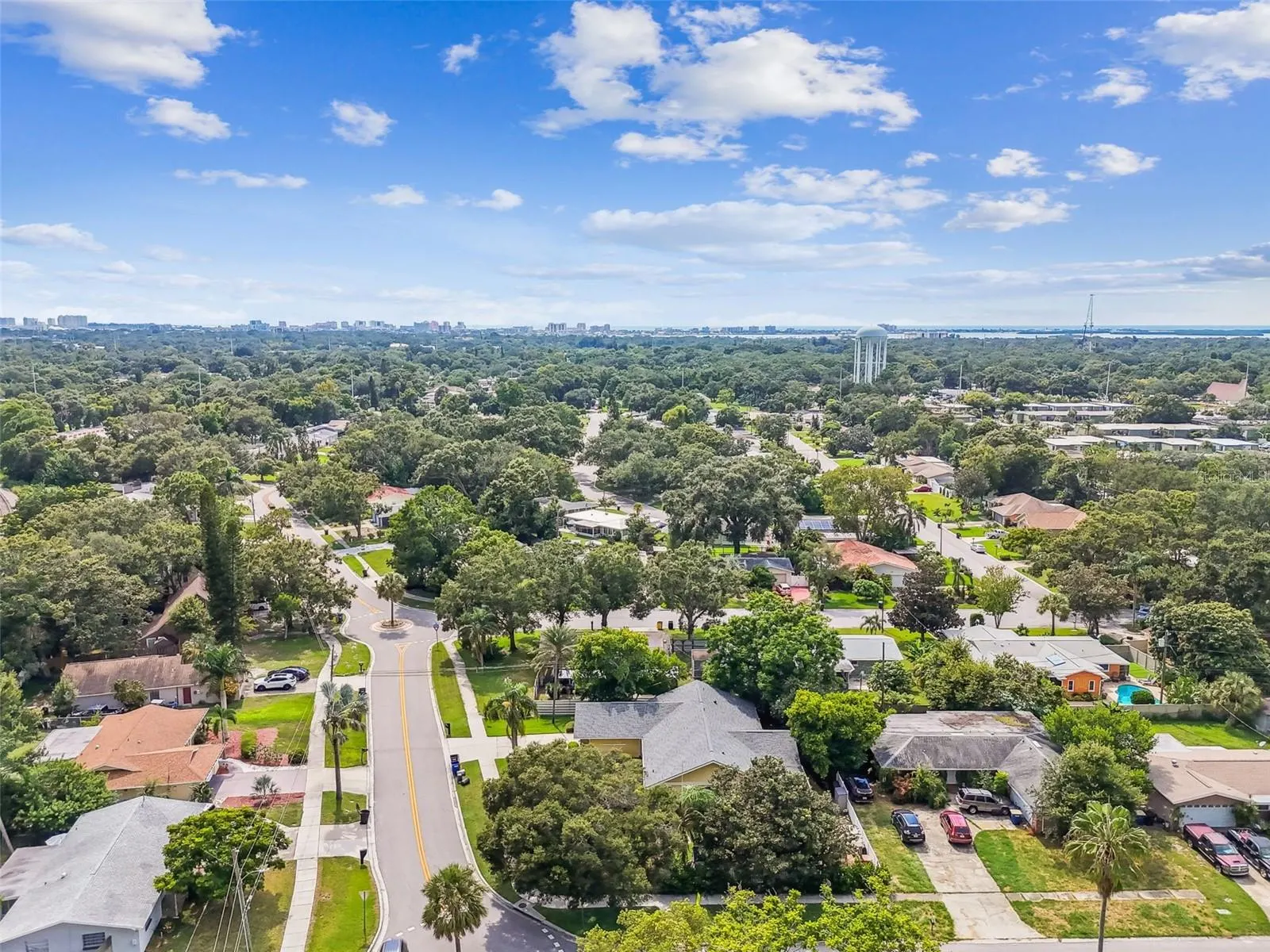 1594 LINWOOD DR