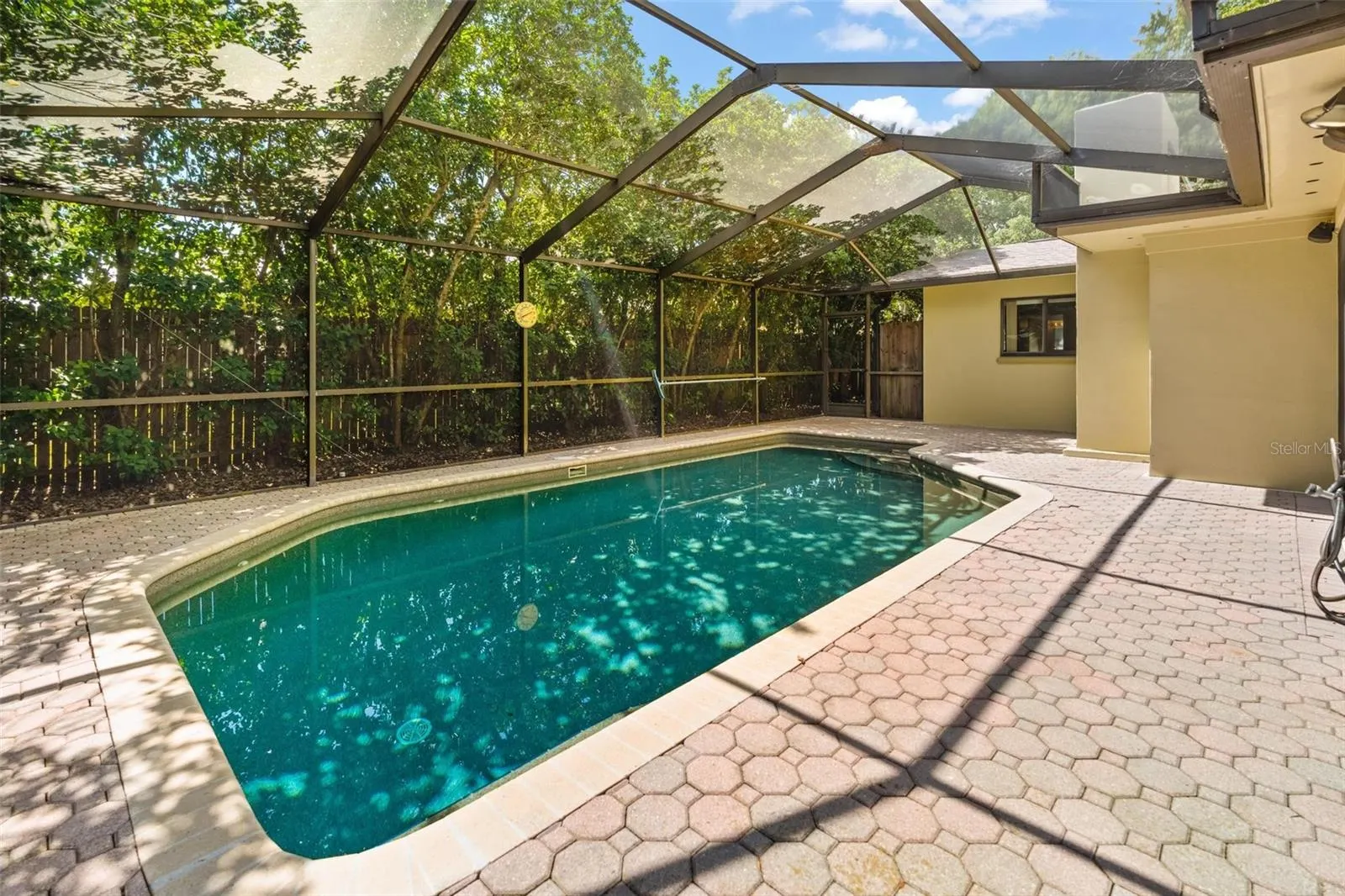 1353 VIEWTOP DR