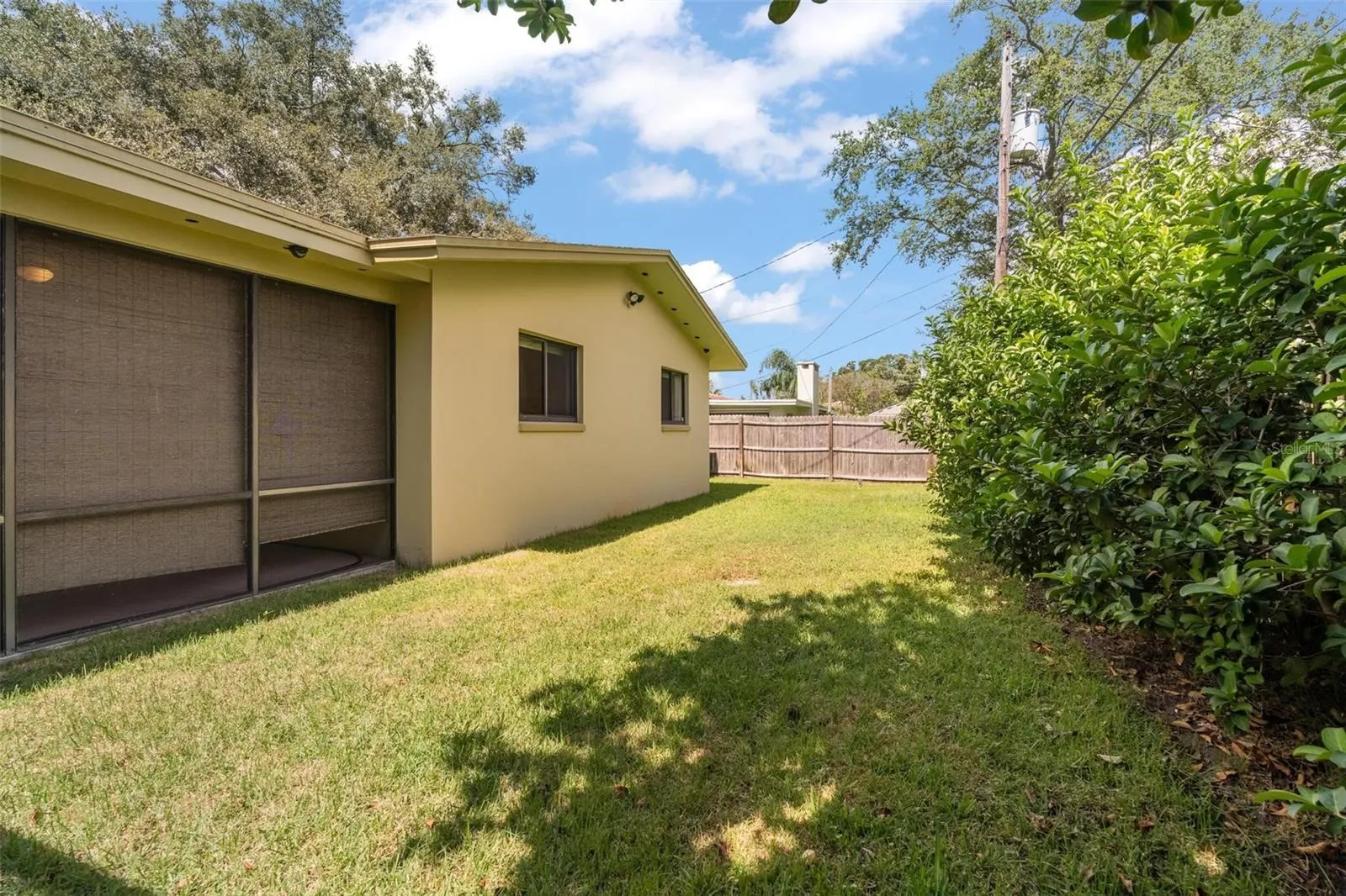 1353 VIEWTOP DR