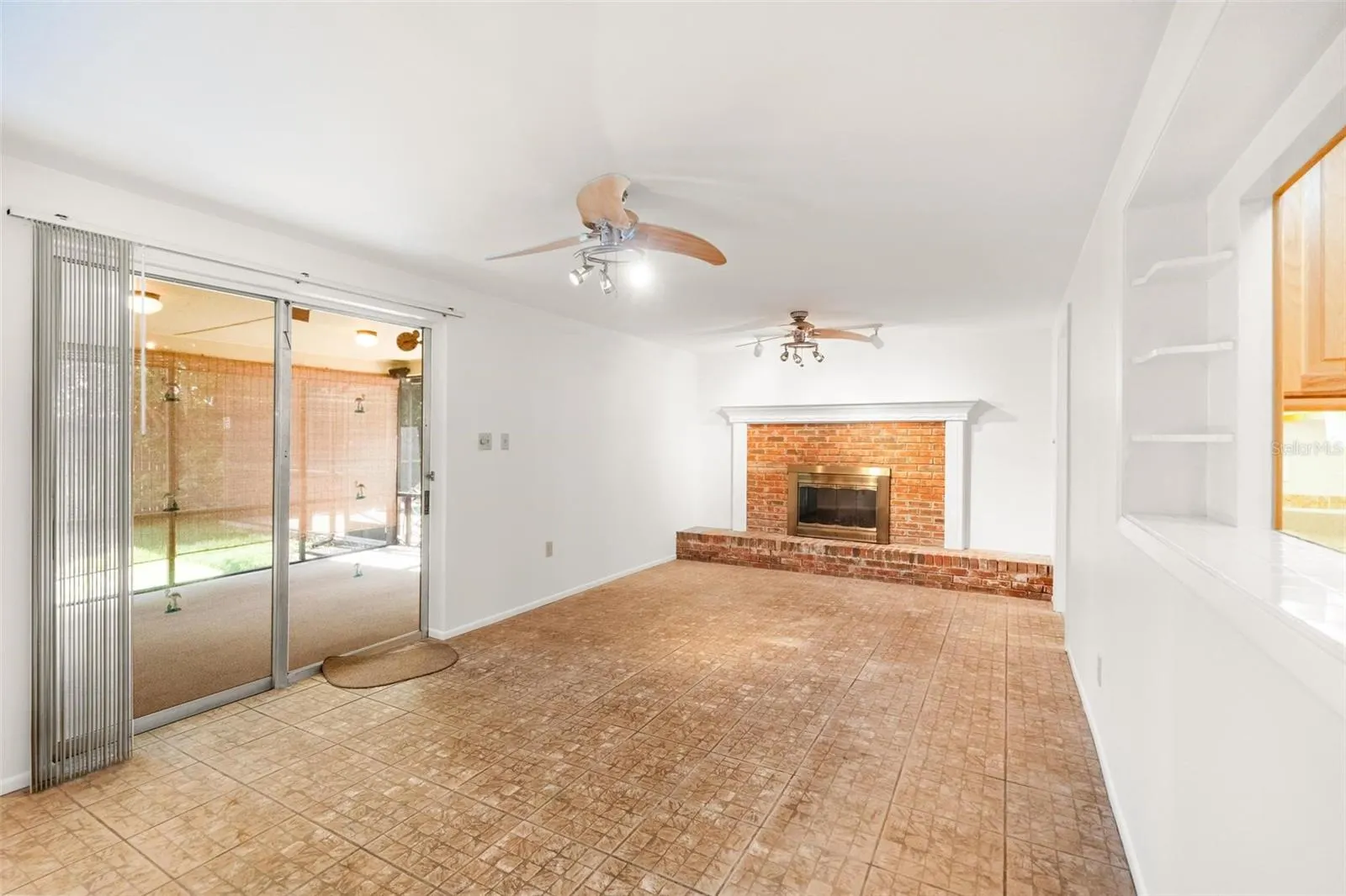 1353 VIEWTOP DR