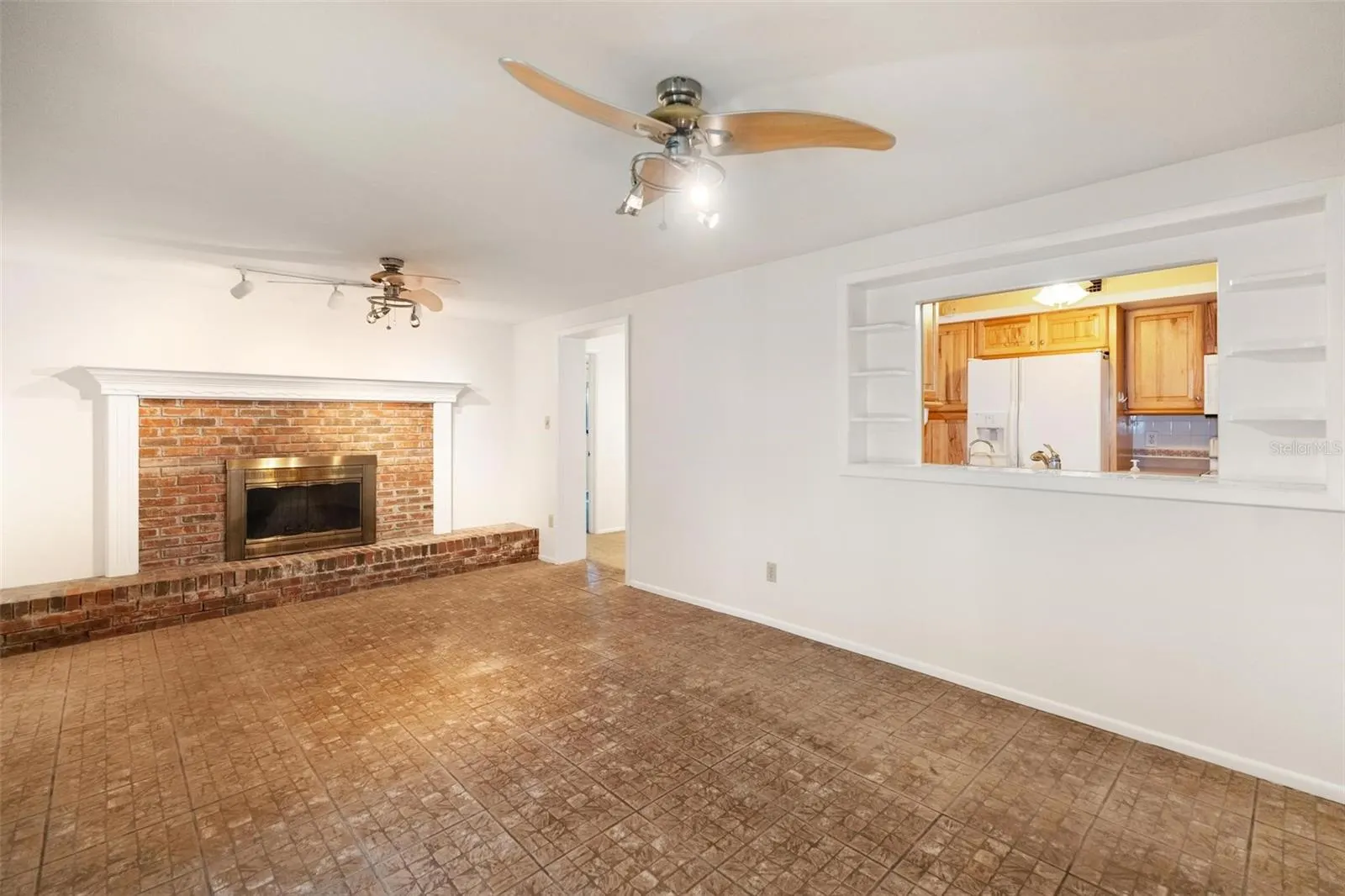 1353 VIEWTOP DR