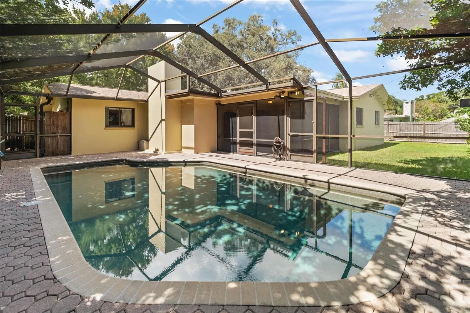 1353 VIEWTOP DR