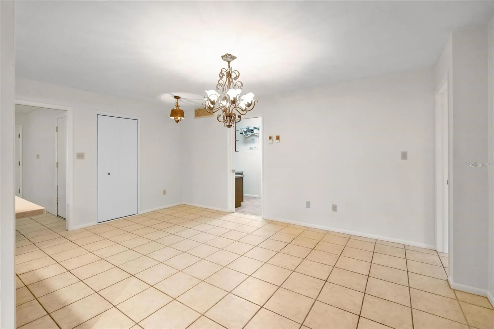 1353 VIEWTOP DR