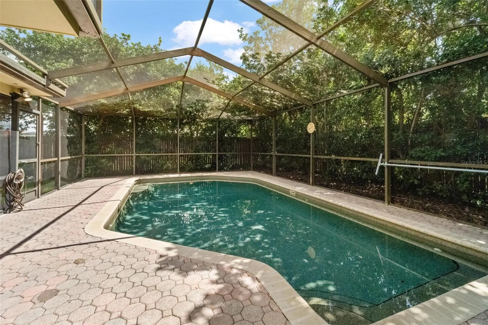1353 VIEWTOP DR