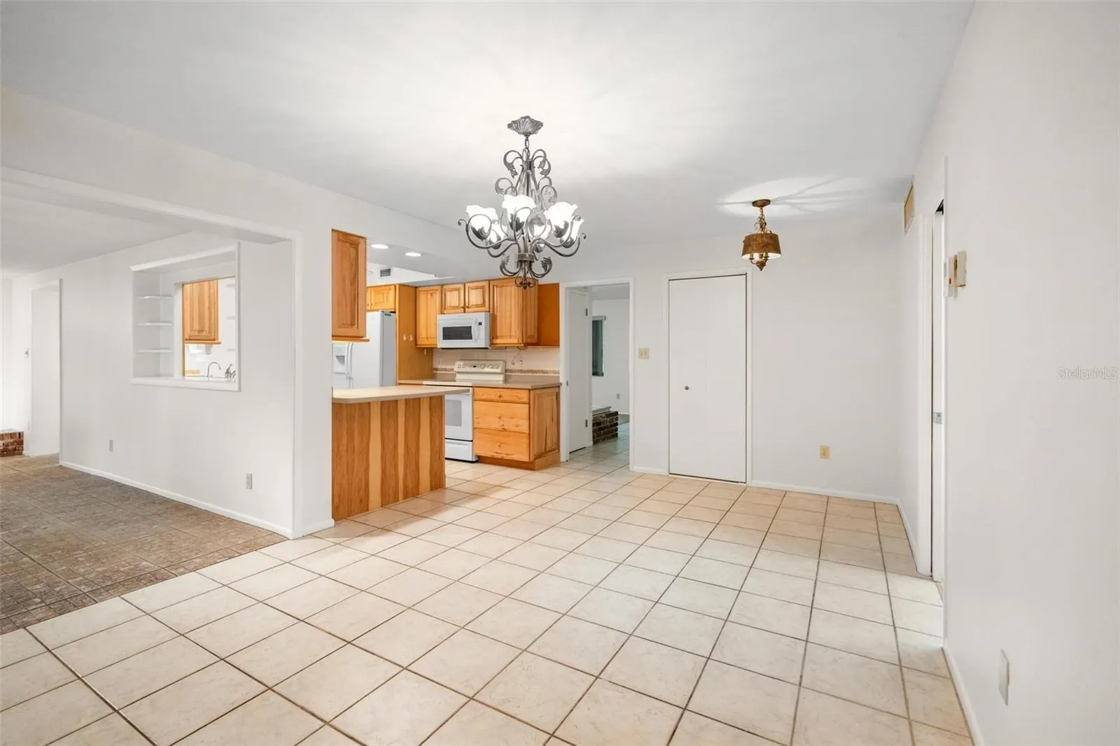 1353 VIEWTOP DR