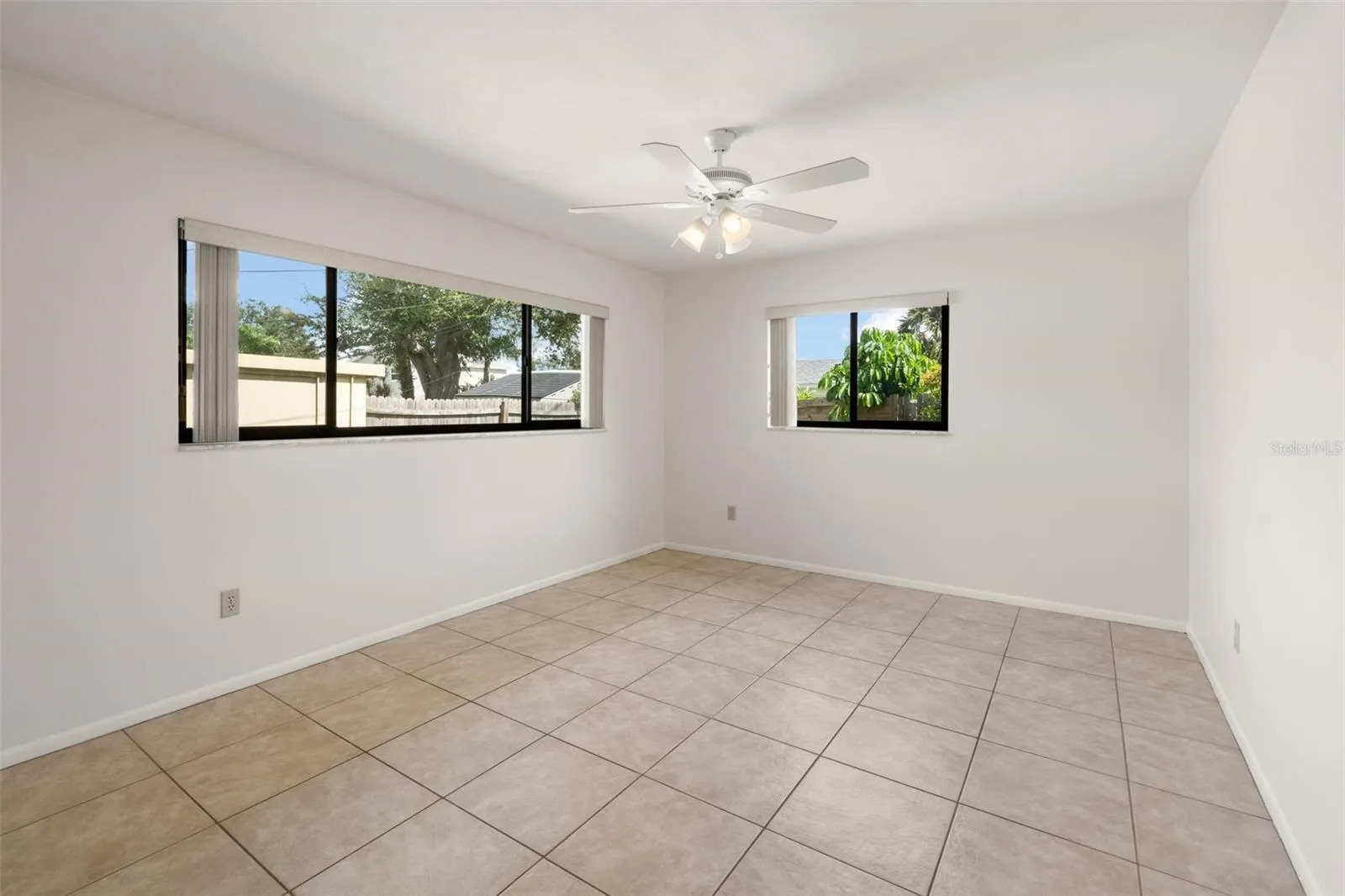 1353 VIEWTOP DR