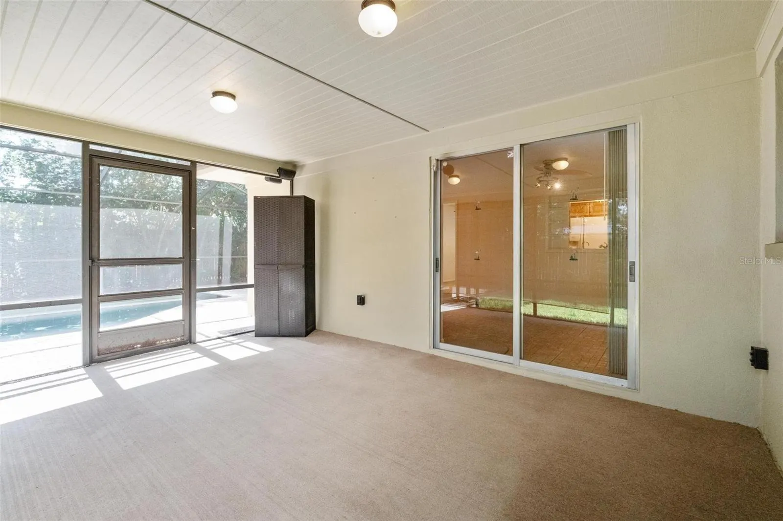 1353 VIEWTOP DR