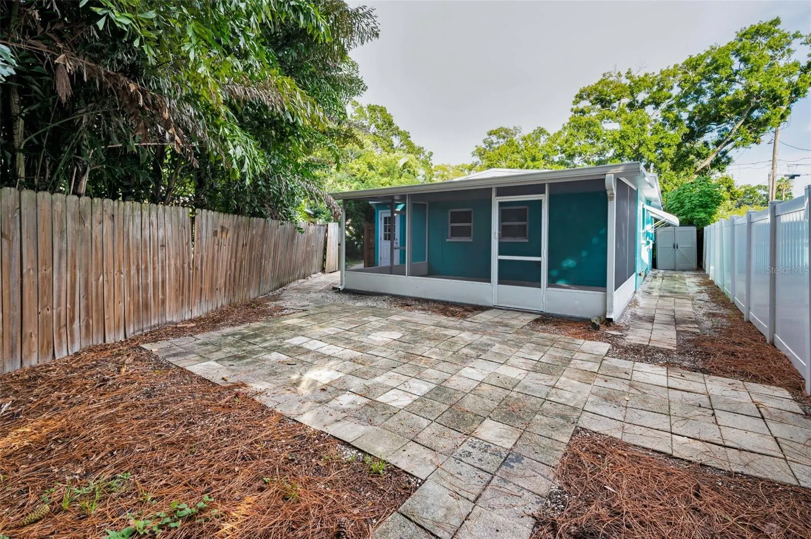 1115 CONANT AVE