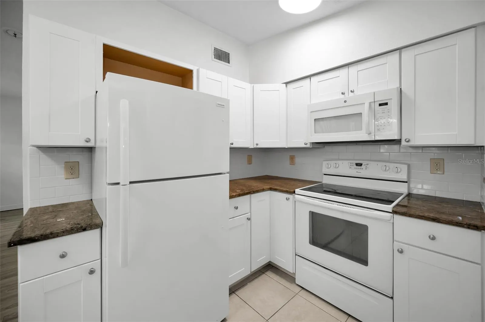 1115 CONANT AVE
