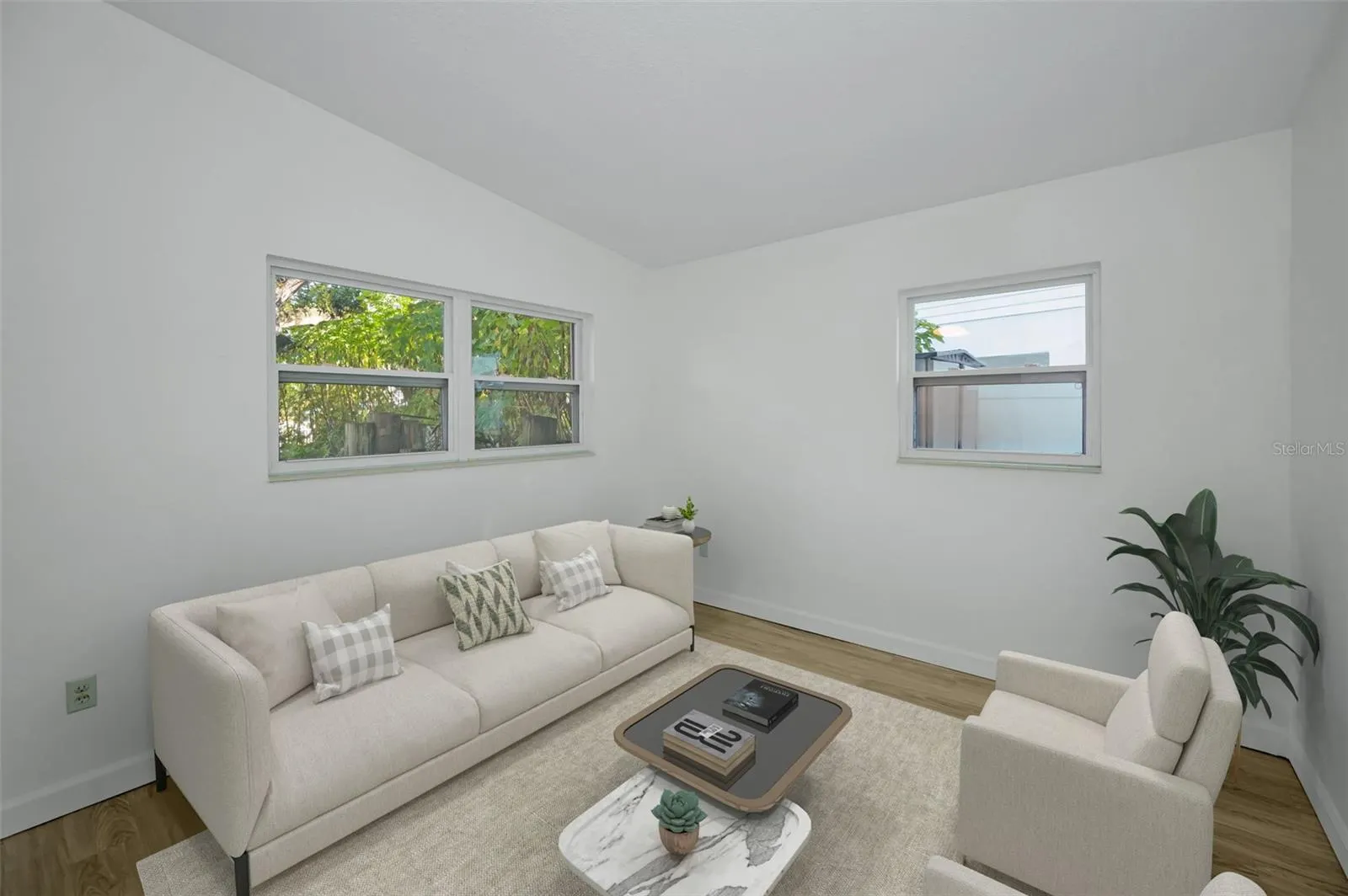 1115 CONANT AVE
