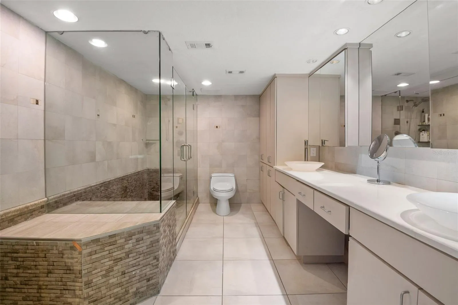 736 ISLAND WAY #604, #604