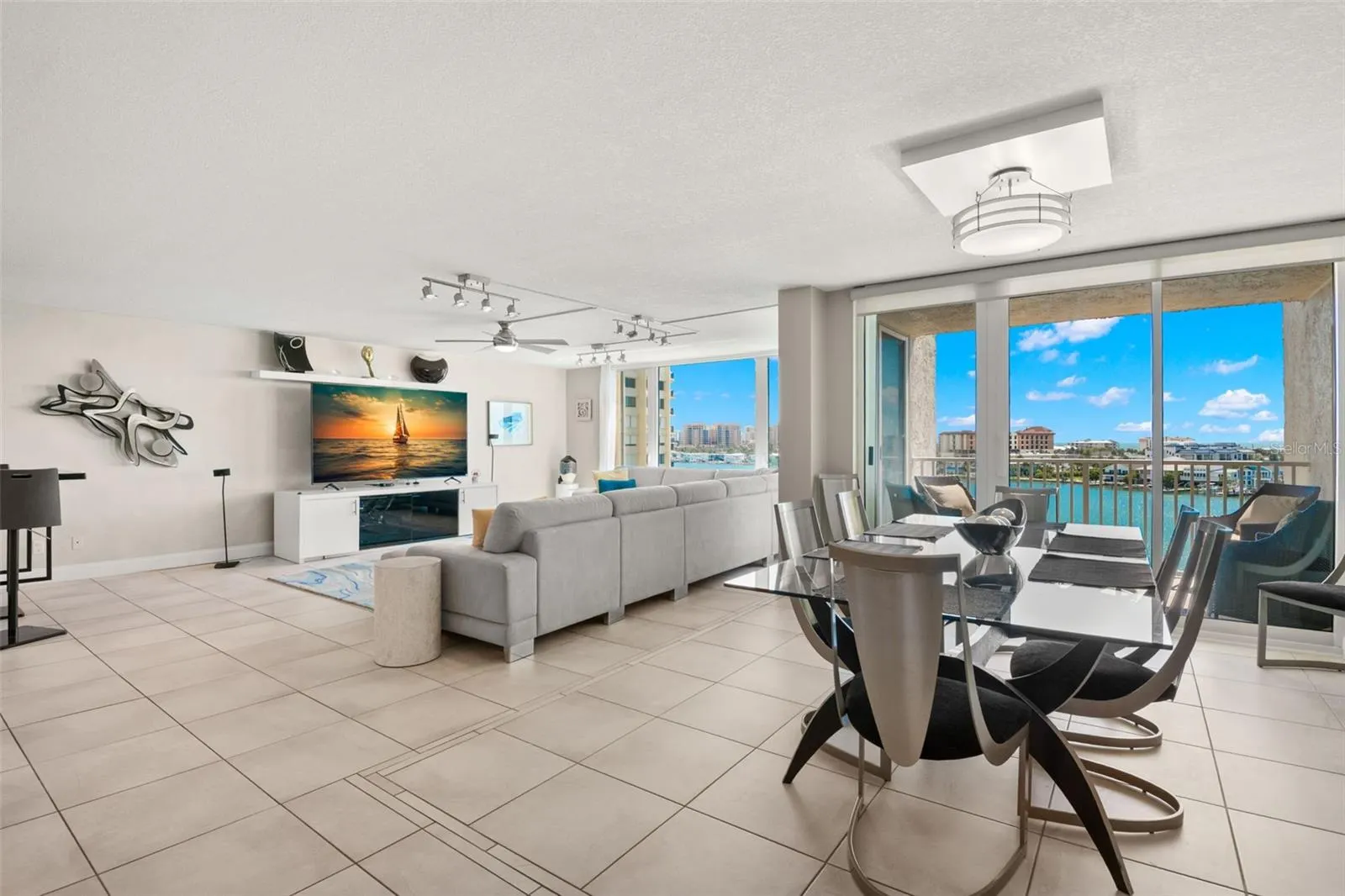 736 ISLAND WAY #604, #604