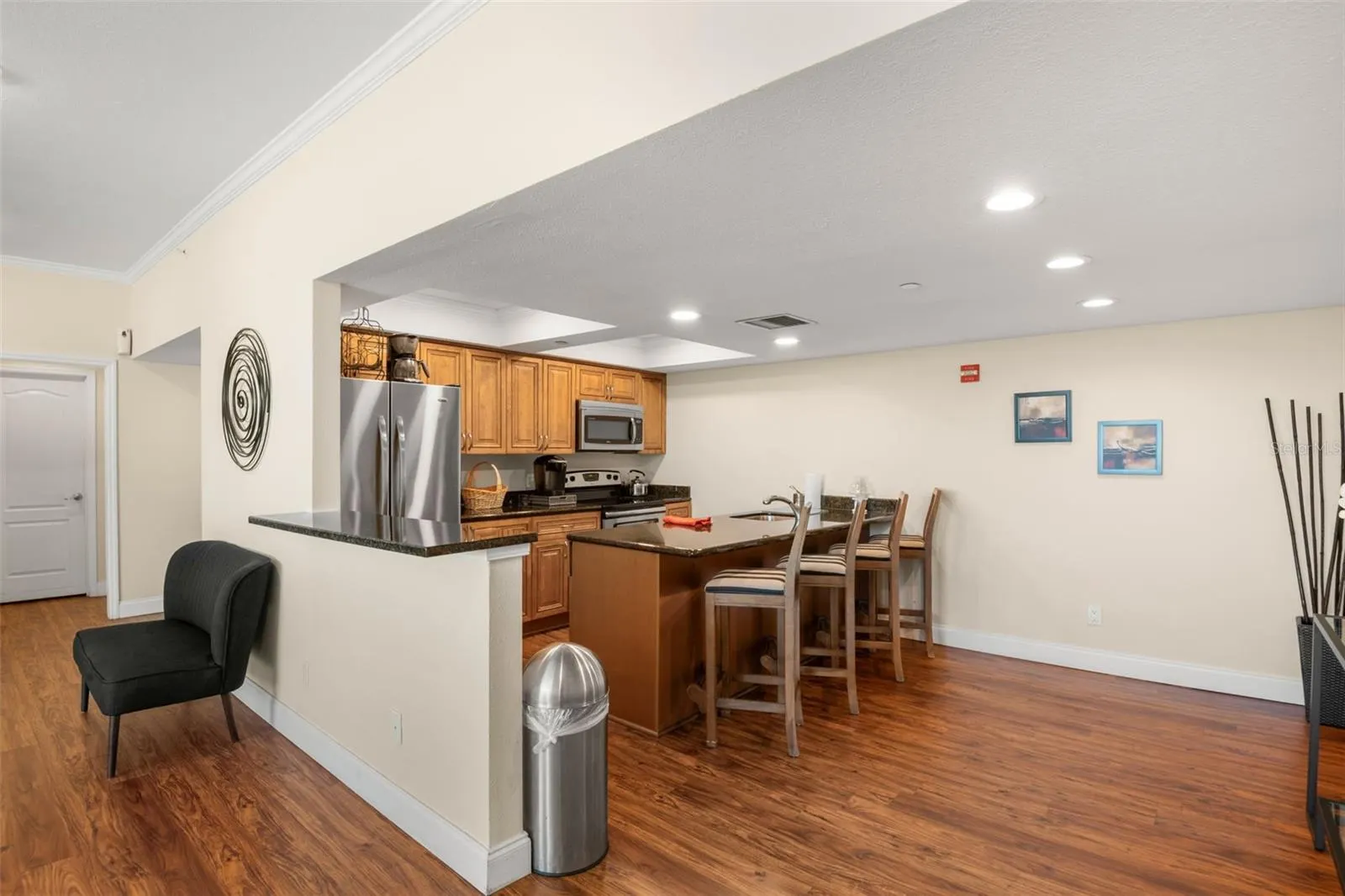 736 ISLAND WAY #604, #604