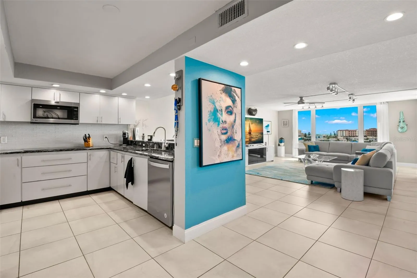 736 ISLAND WAY #604, #604