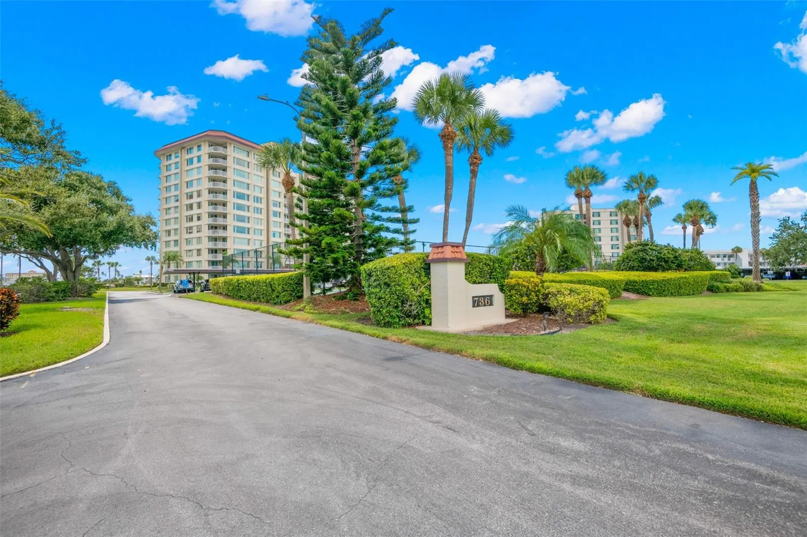 736 ISLAND WAY #604, #604