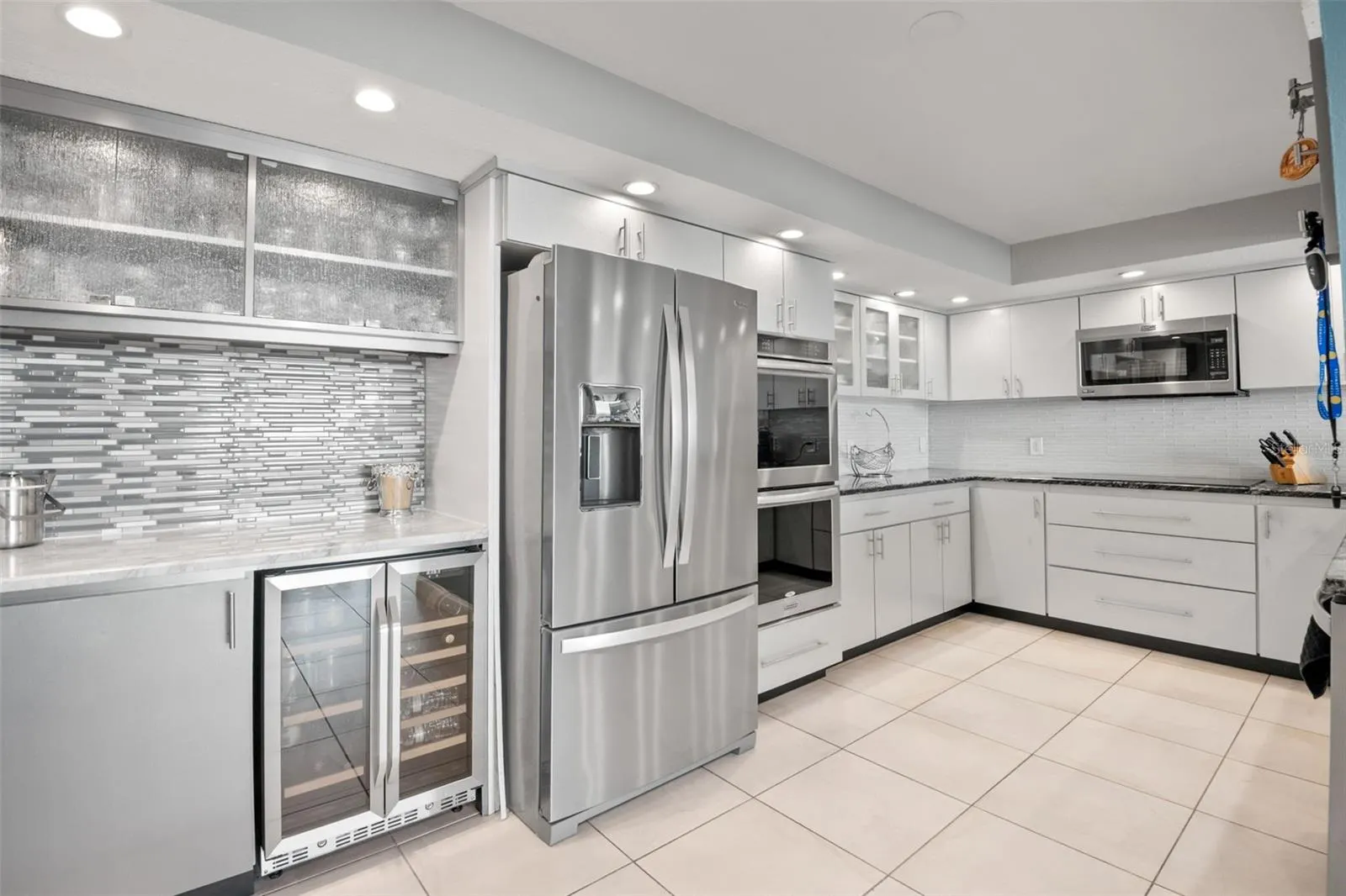 736 ISLAND WAY #604, #604