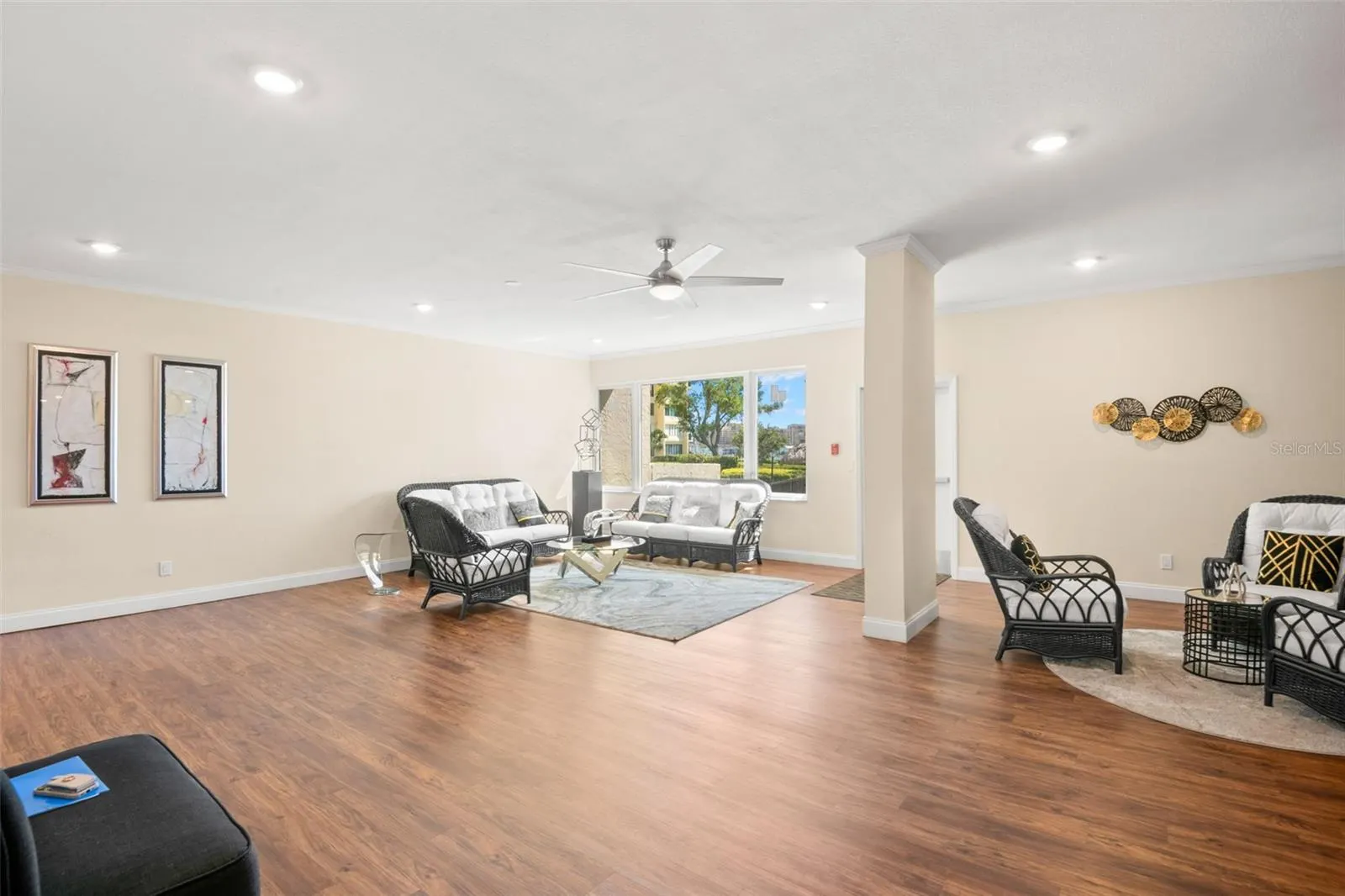 736 ISLAND WAY #604, #604
