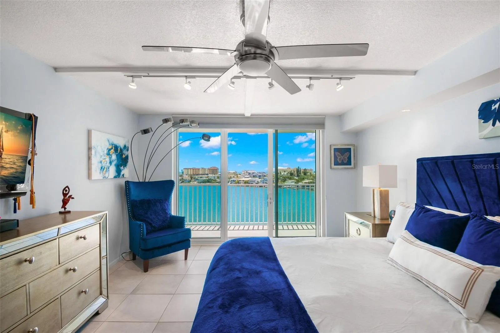 736 ISLAND WAY #604, #604