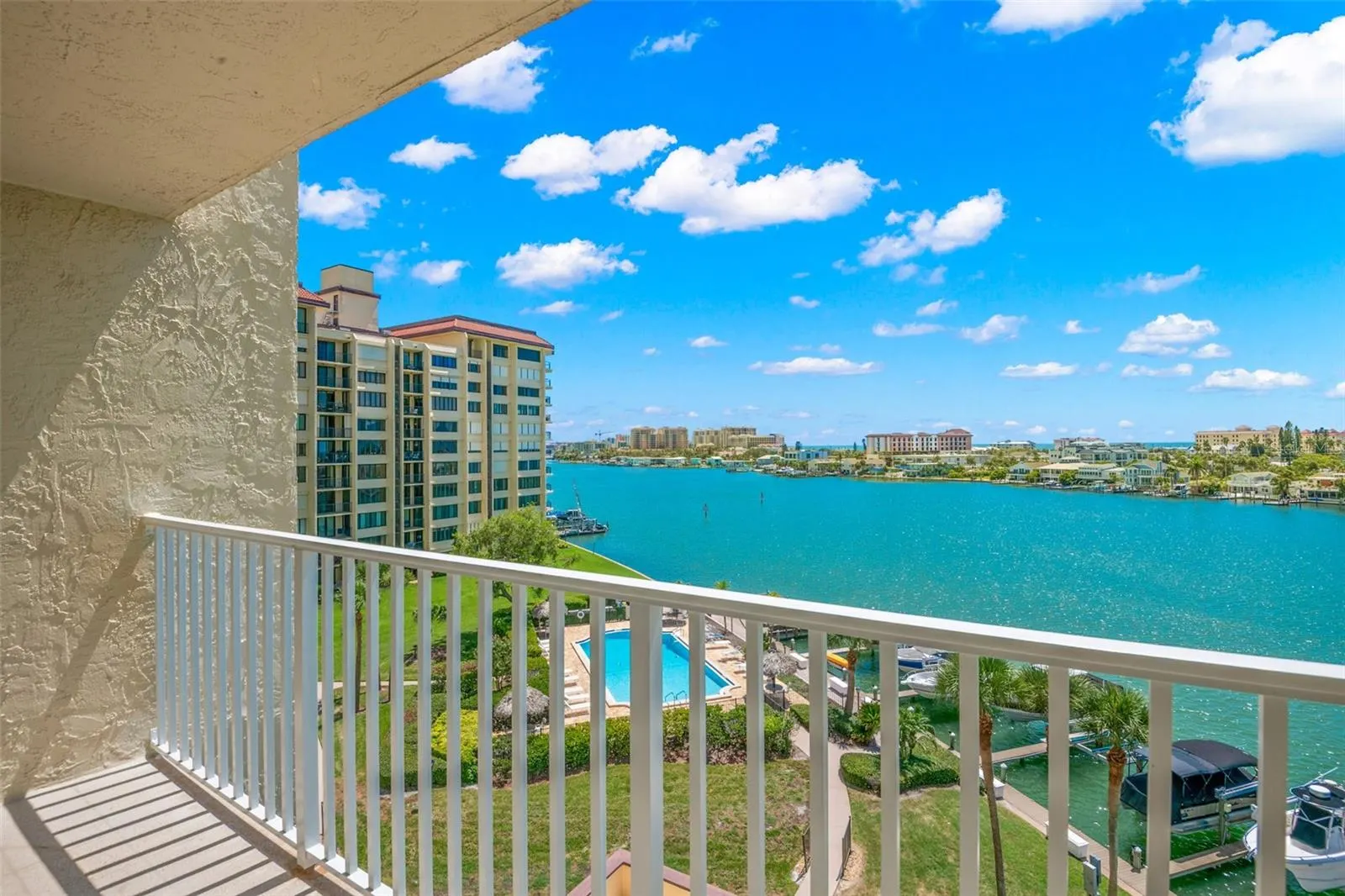 736 ISLAND WAY #604, #604